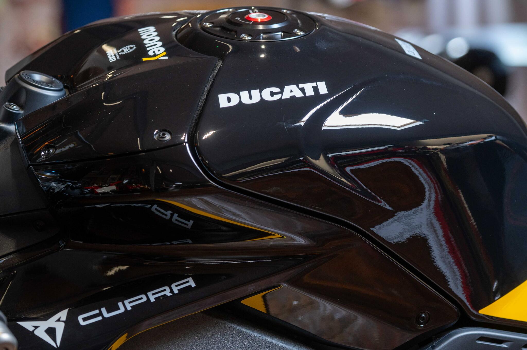Ducati Panigale V4 view 18