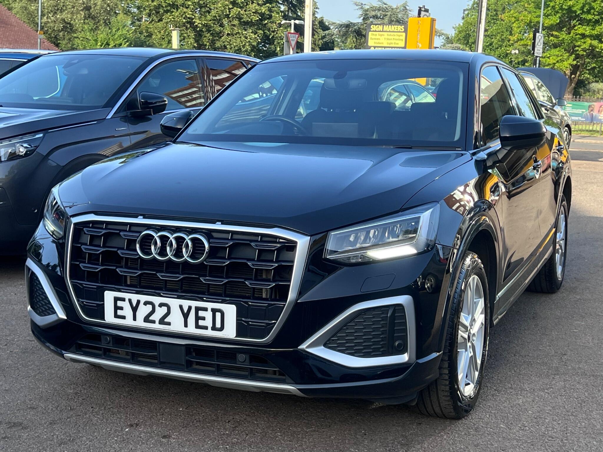 Audi Q2 view 8