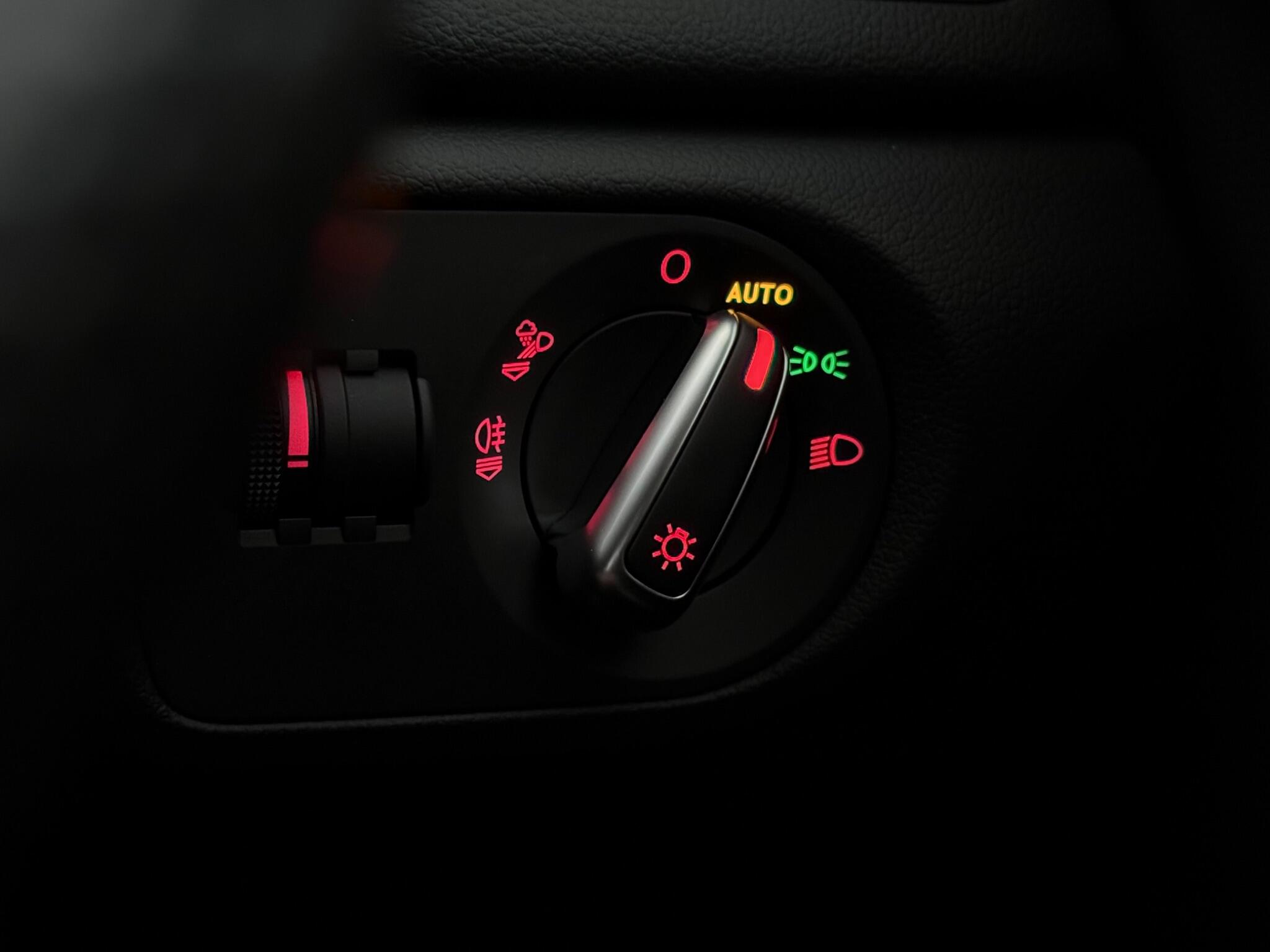 Audi Q3 view 20