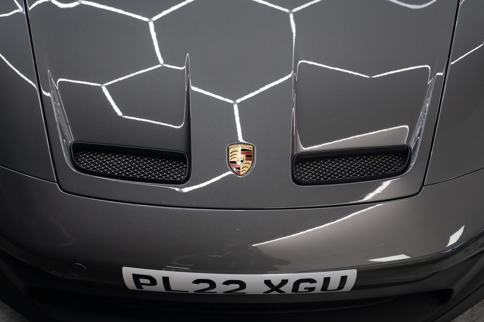 Porsche 911 view 9