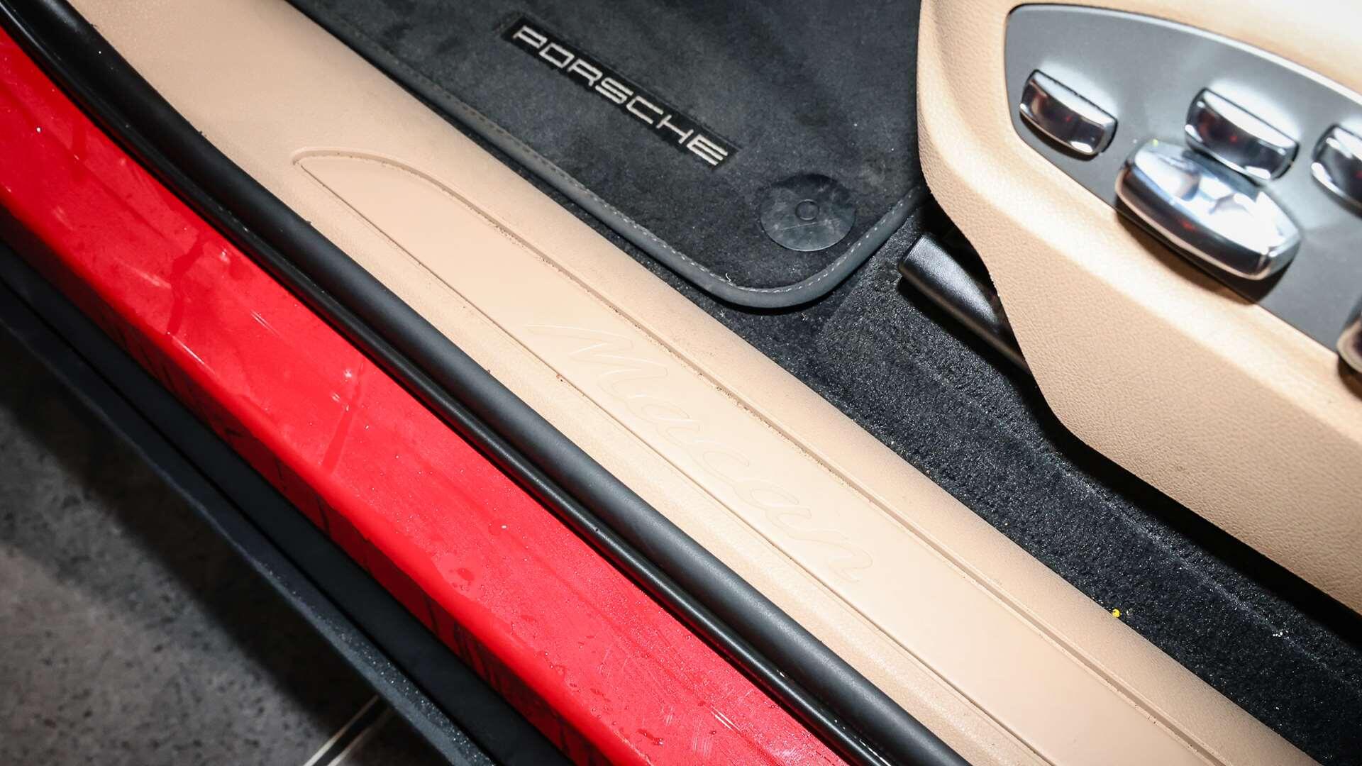 Porsche Macan view 28