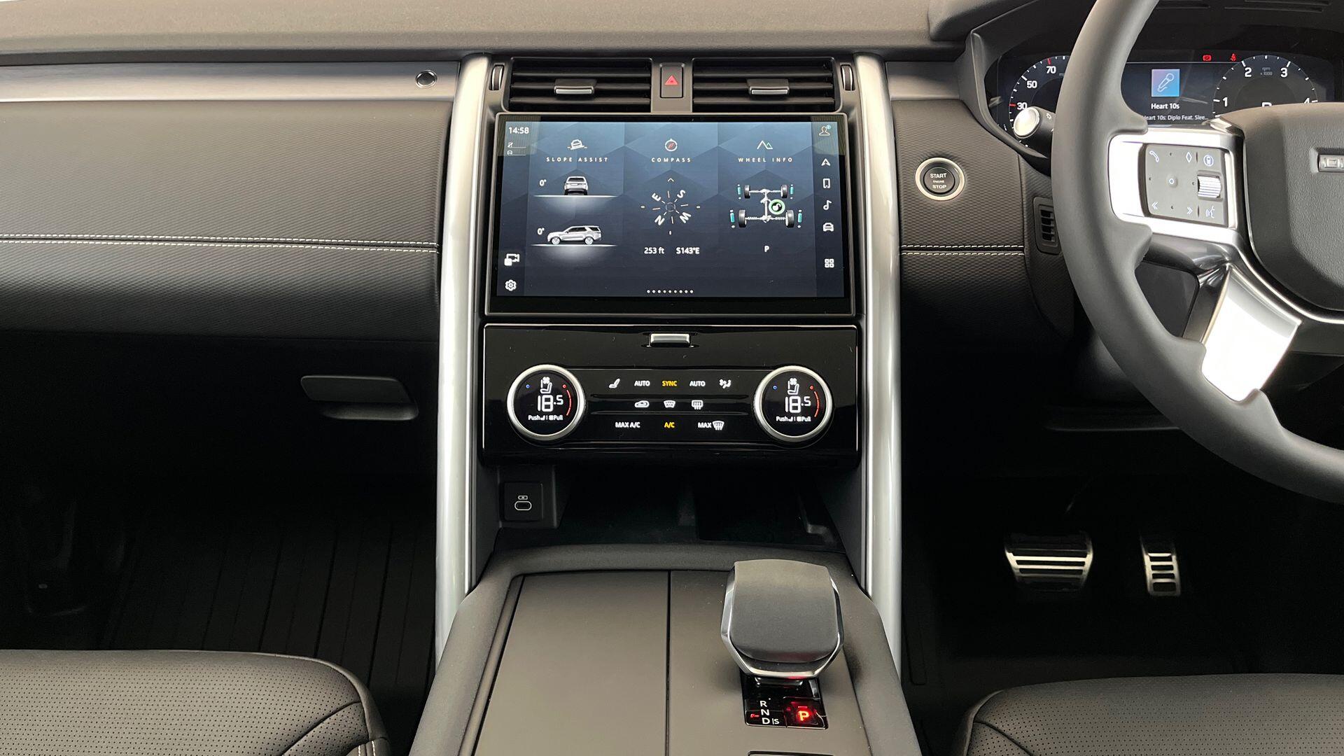 Land Rover Discovery view 14