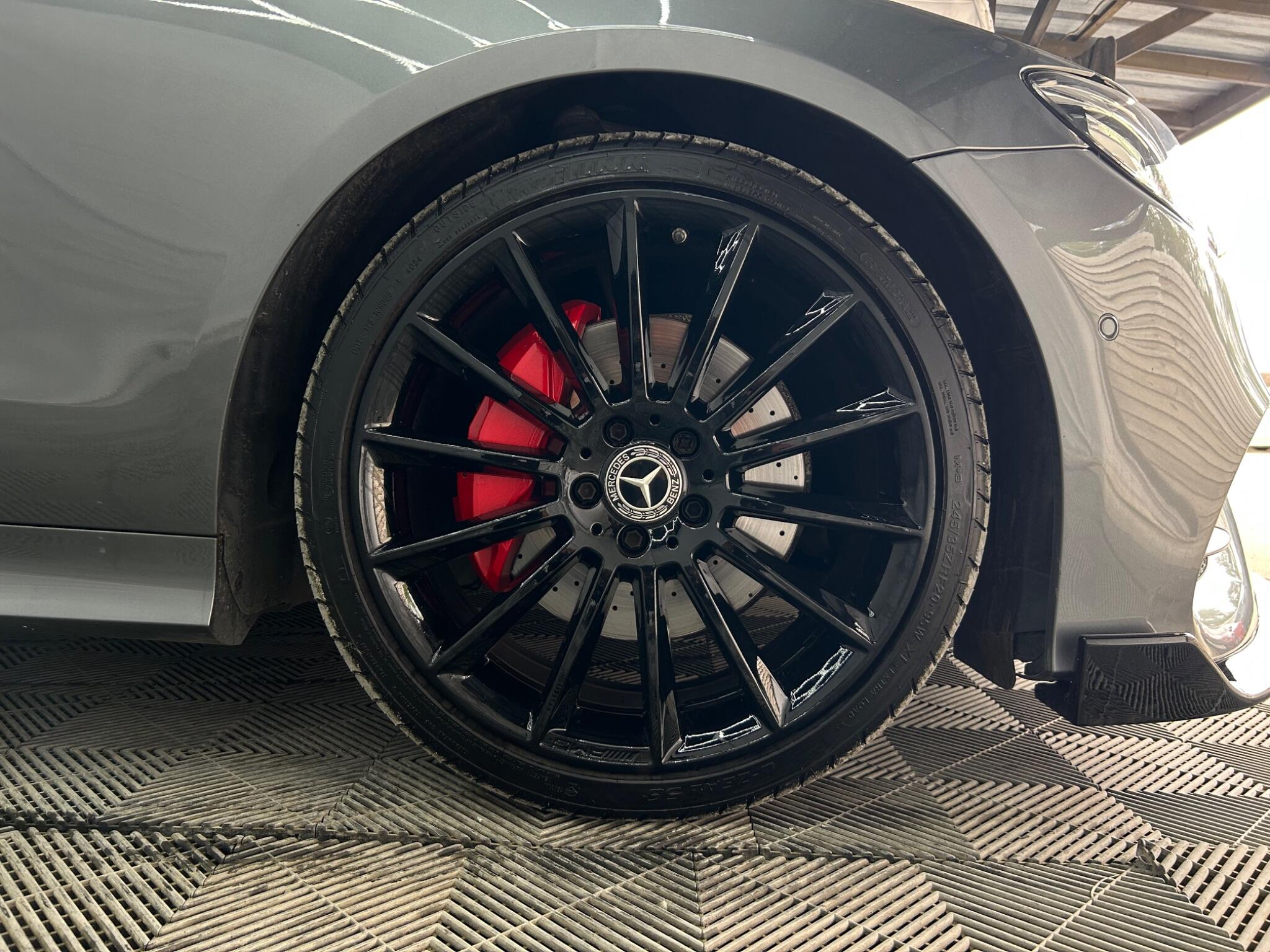 Mercedes-Benz E Class view 38