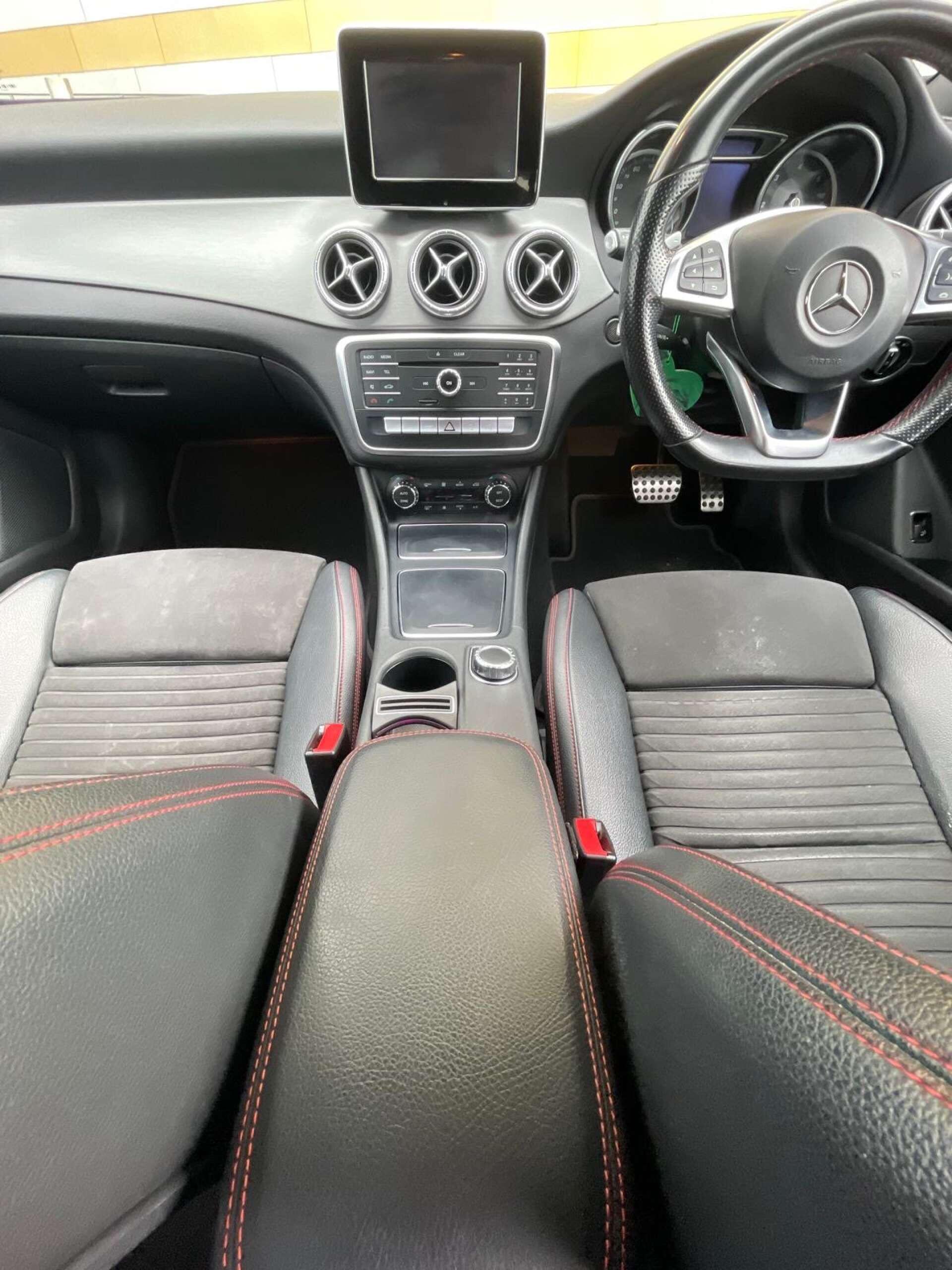Mercedes-Benz Cla view 21