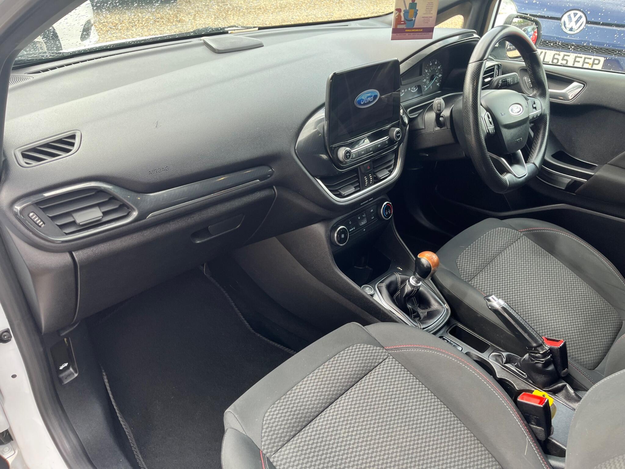 Ford Fiesta view 11
