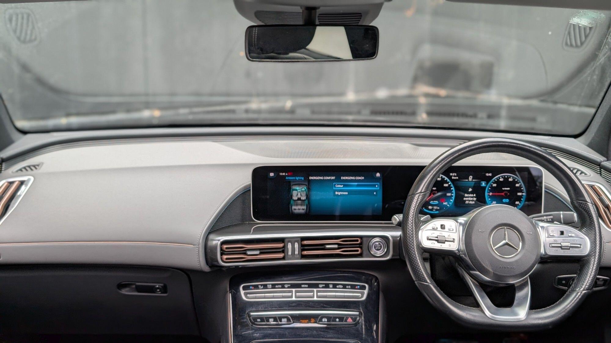 Mercedes-Benz EQC view 10