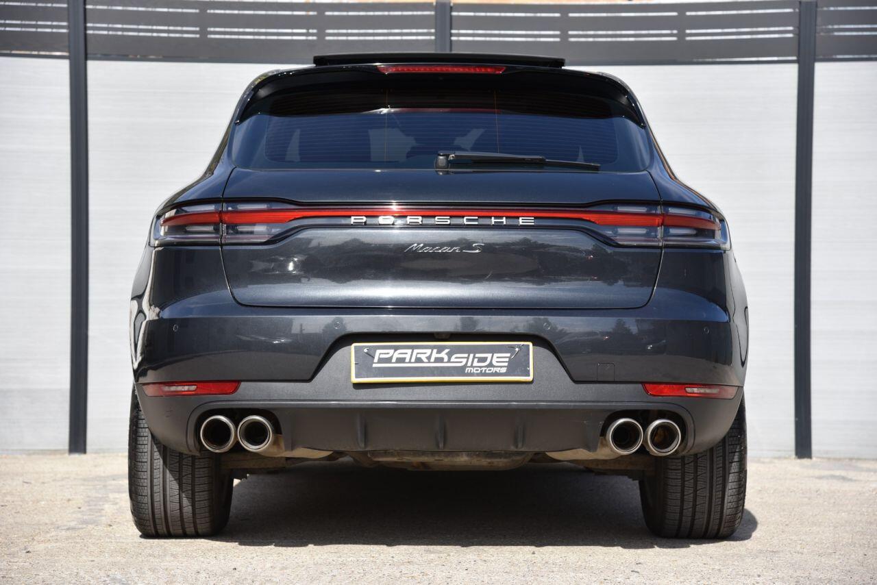 Porsche Macan view 10