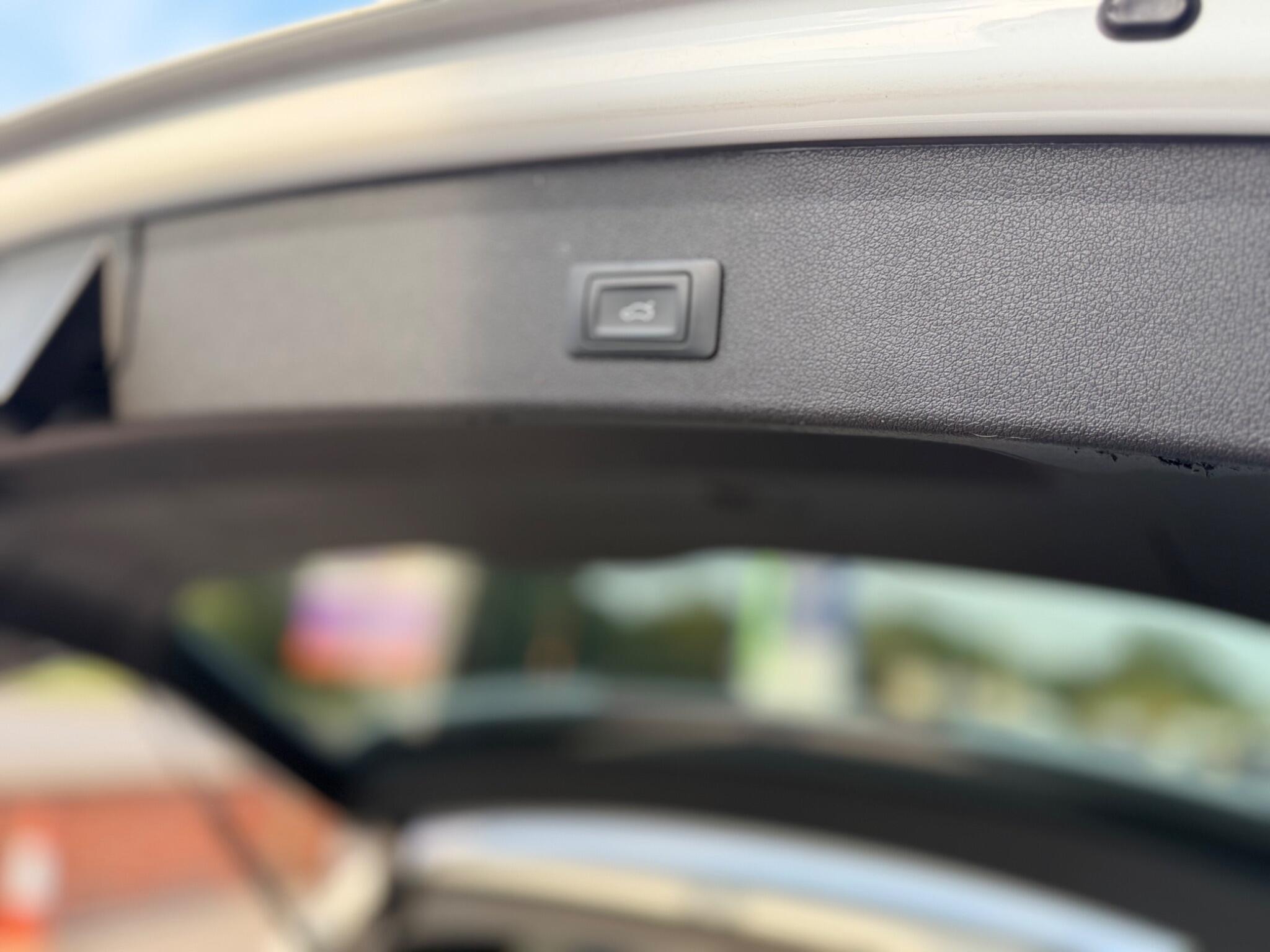 Audi Q5 view 24