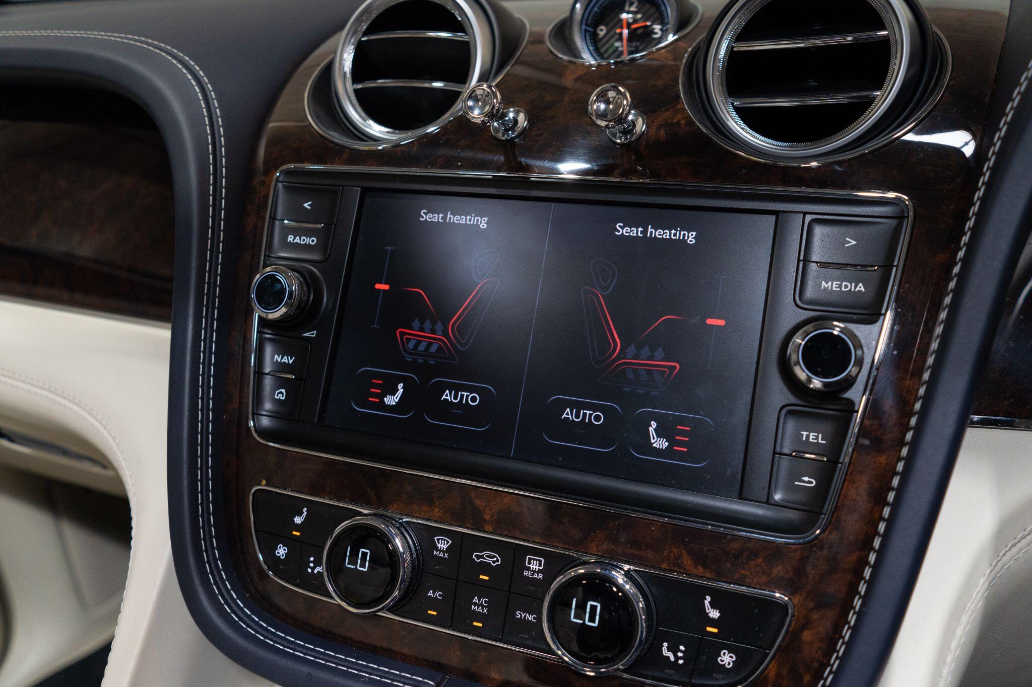 Bentley Bentayga view 26