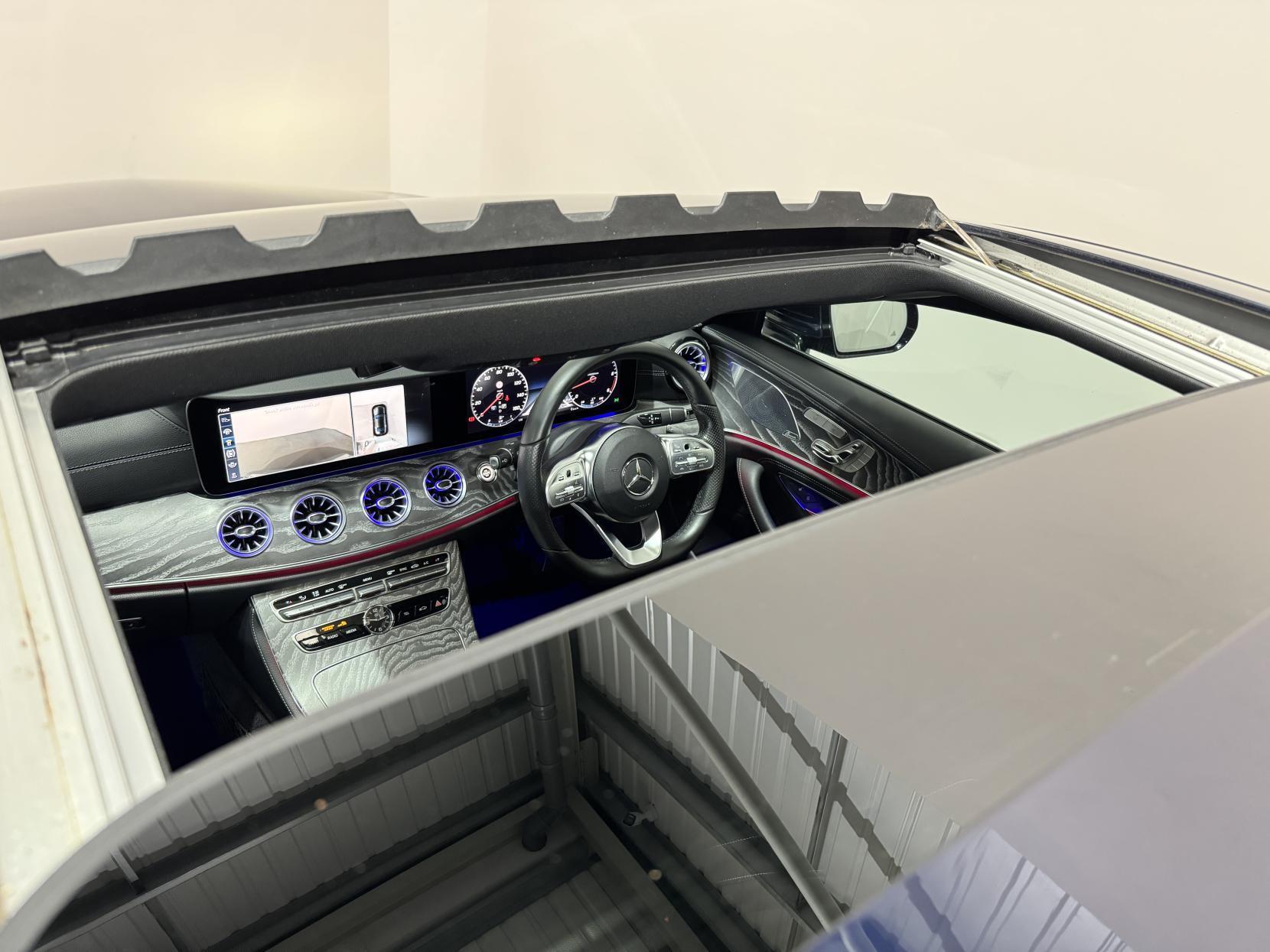 Mercedes-Benz CLS view 12