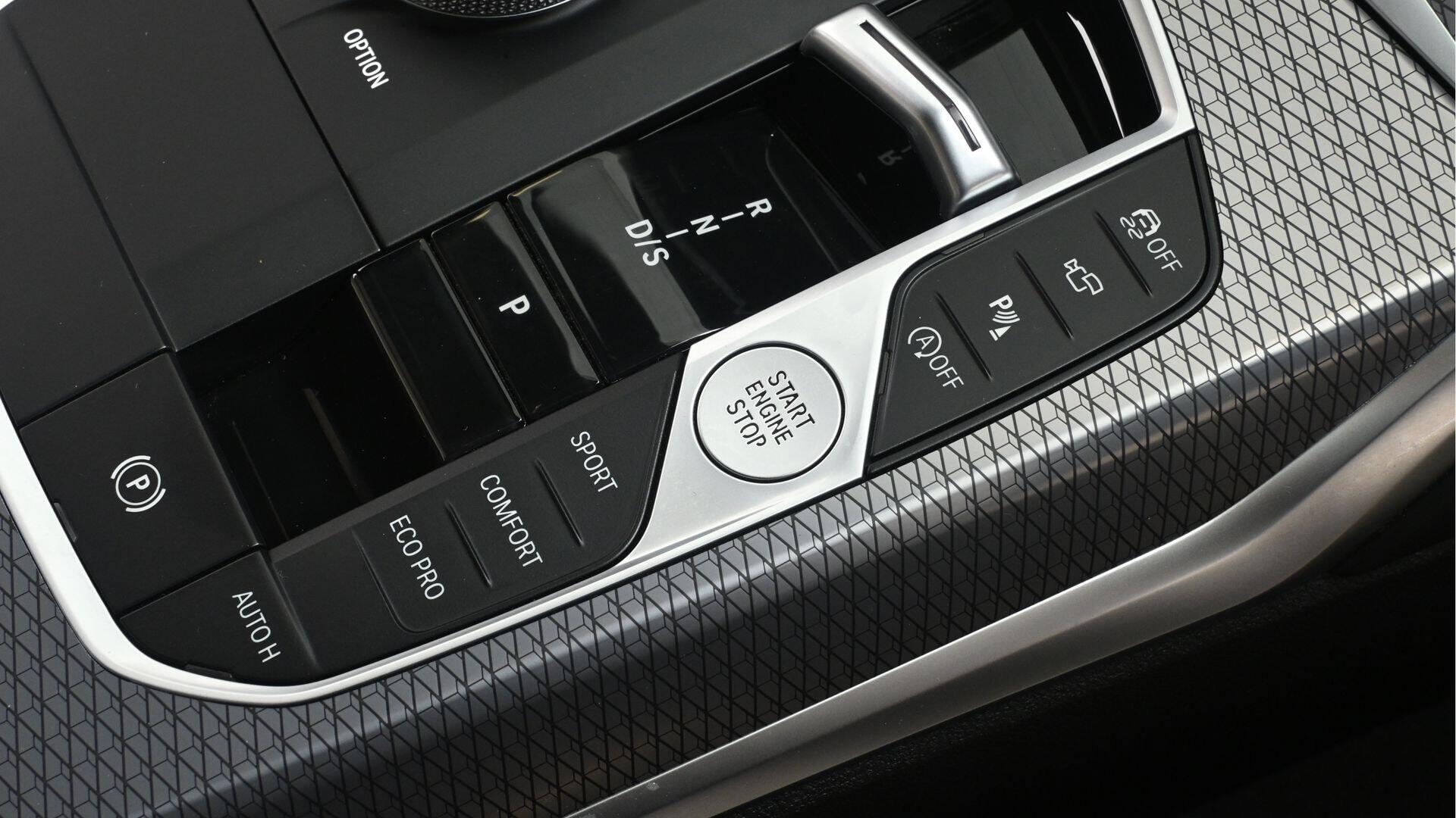 BMW 3 Series view 20