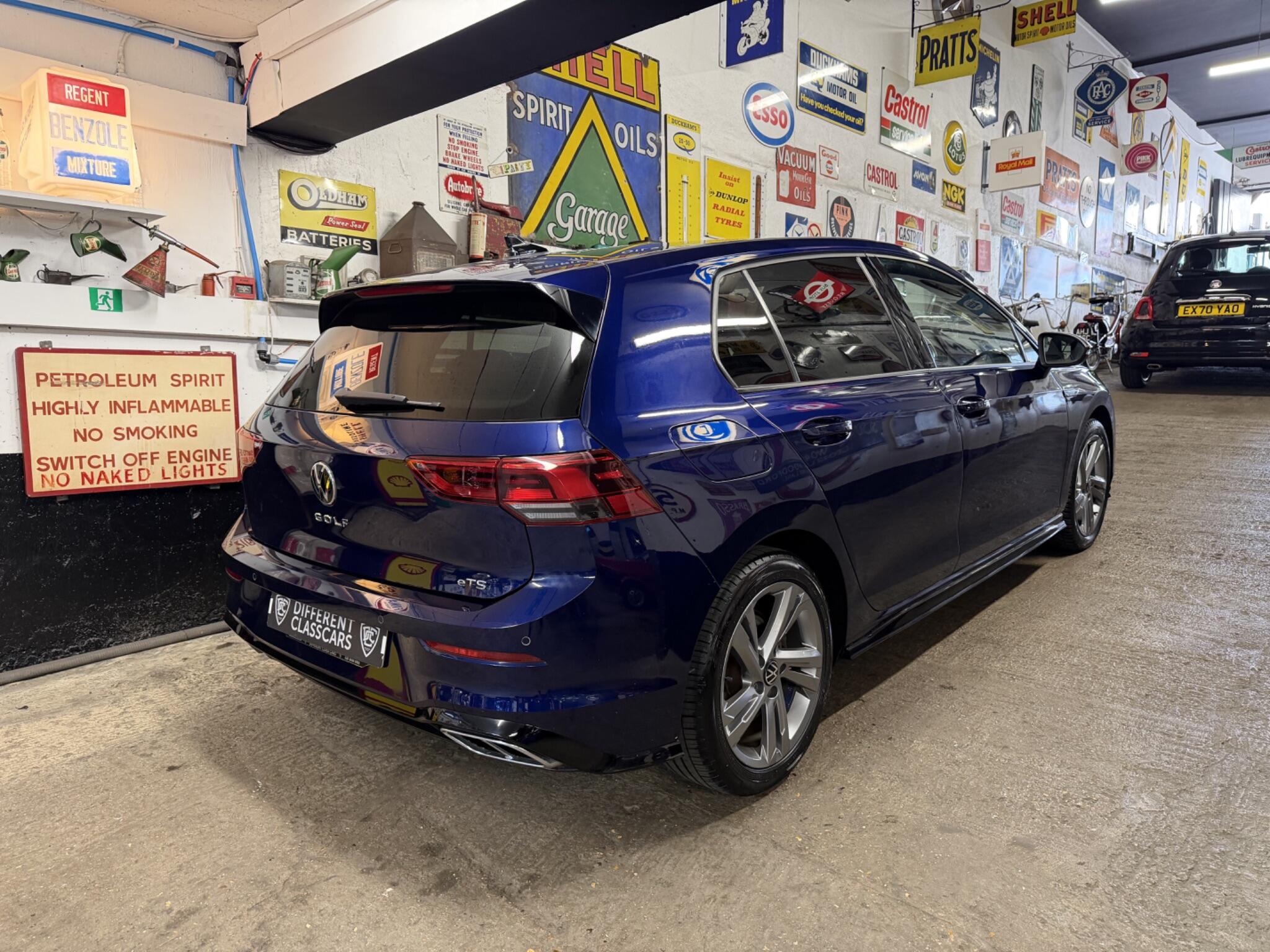 Volkswagen Golf view 4
