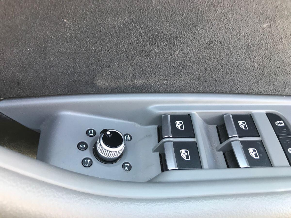 Audi A4 view 21