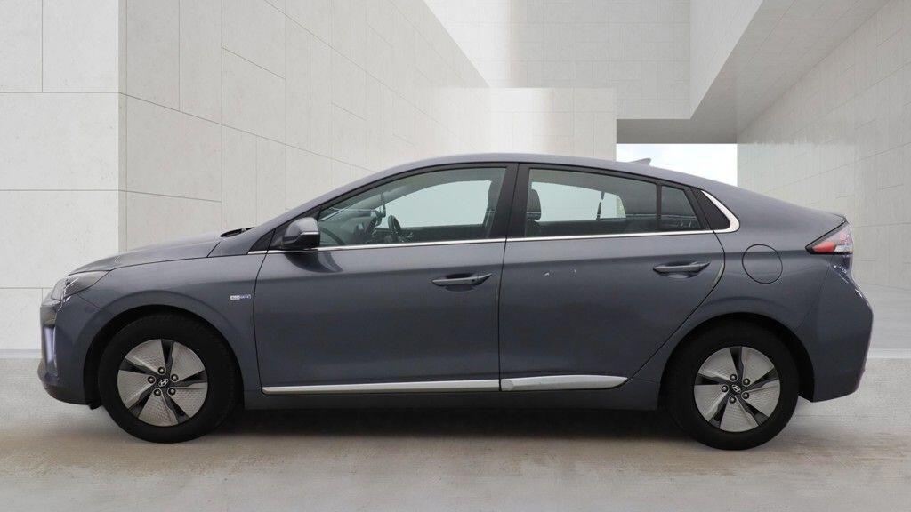 Hyundai IONIQ view 15