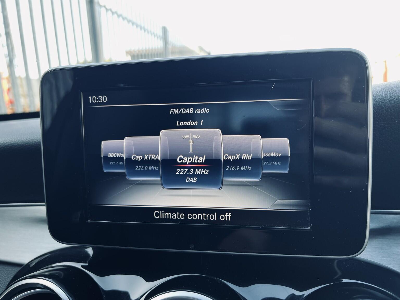 Mercedes-Benz C-Class view 21
