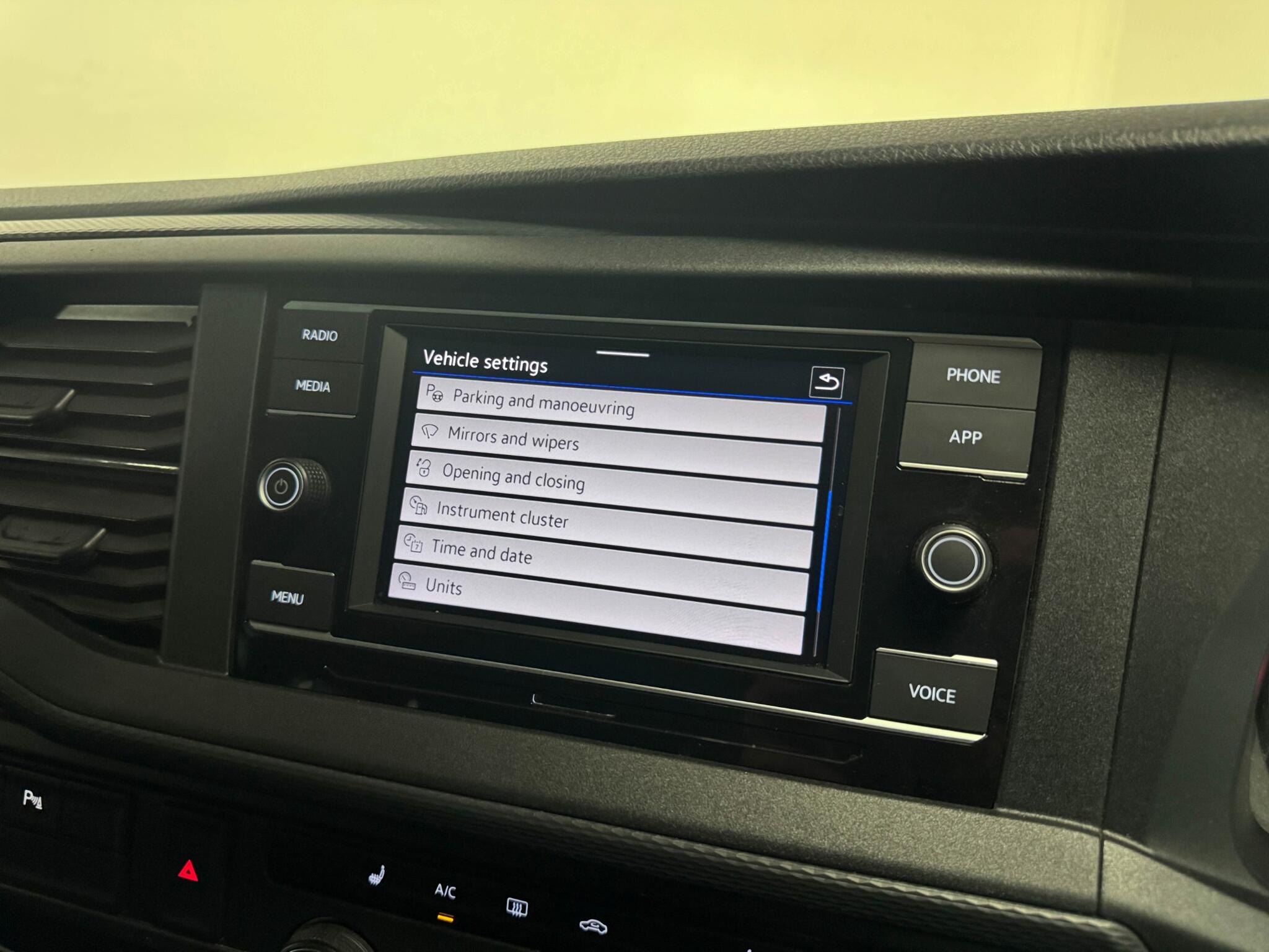 Volkswagen Transporter view 46
