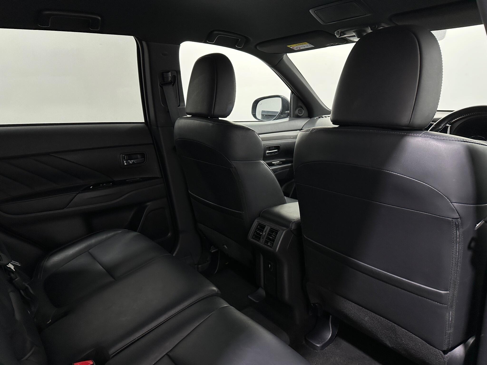Mitsubishi Outlander view 39