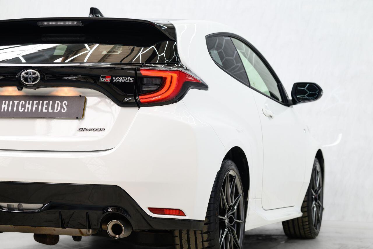 Toyota Yaris view 11
