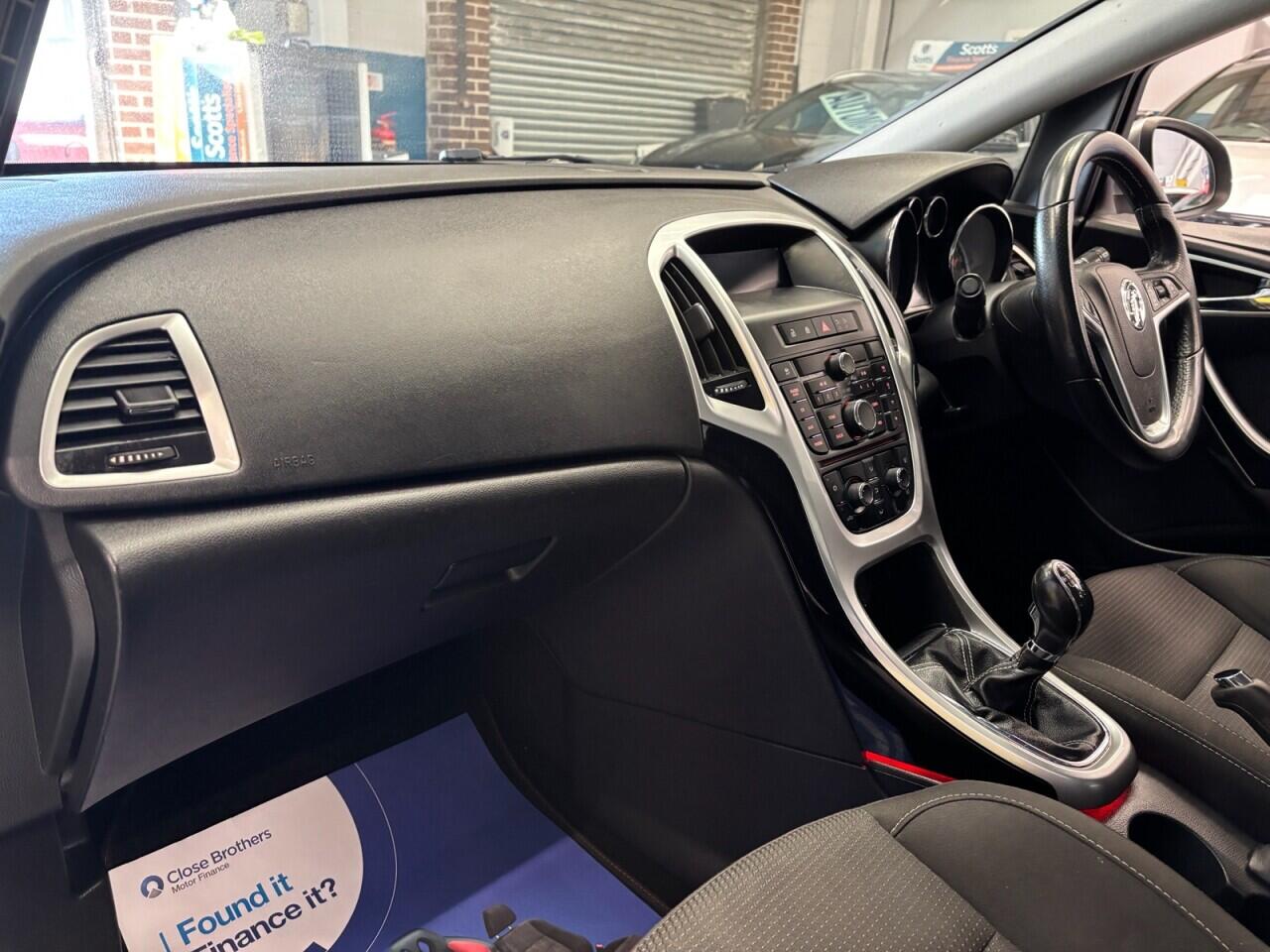 Vauxhall Astra view 24