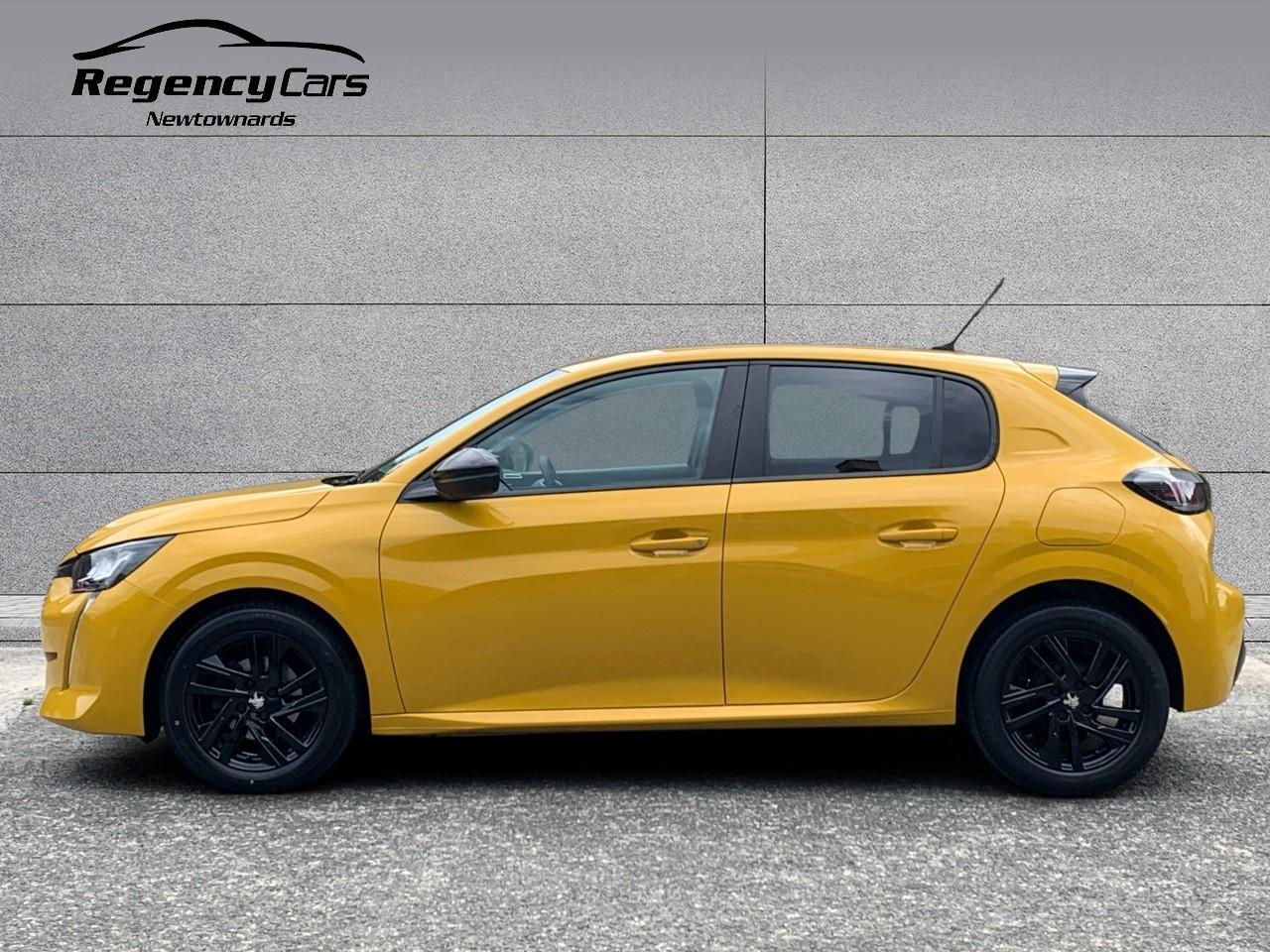 Peugeot 208 view 5