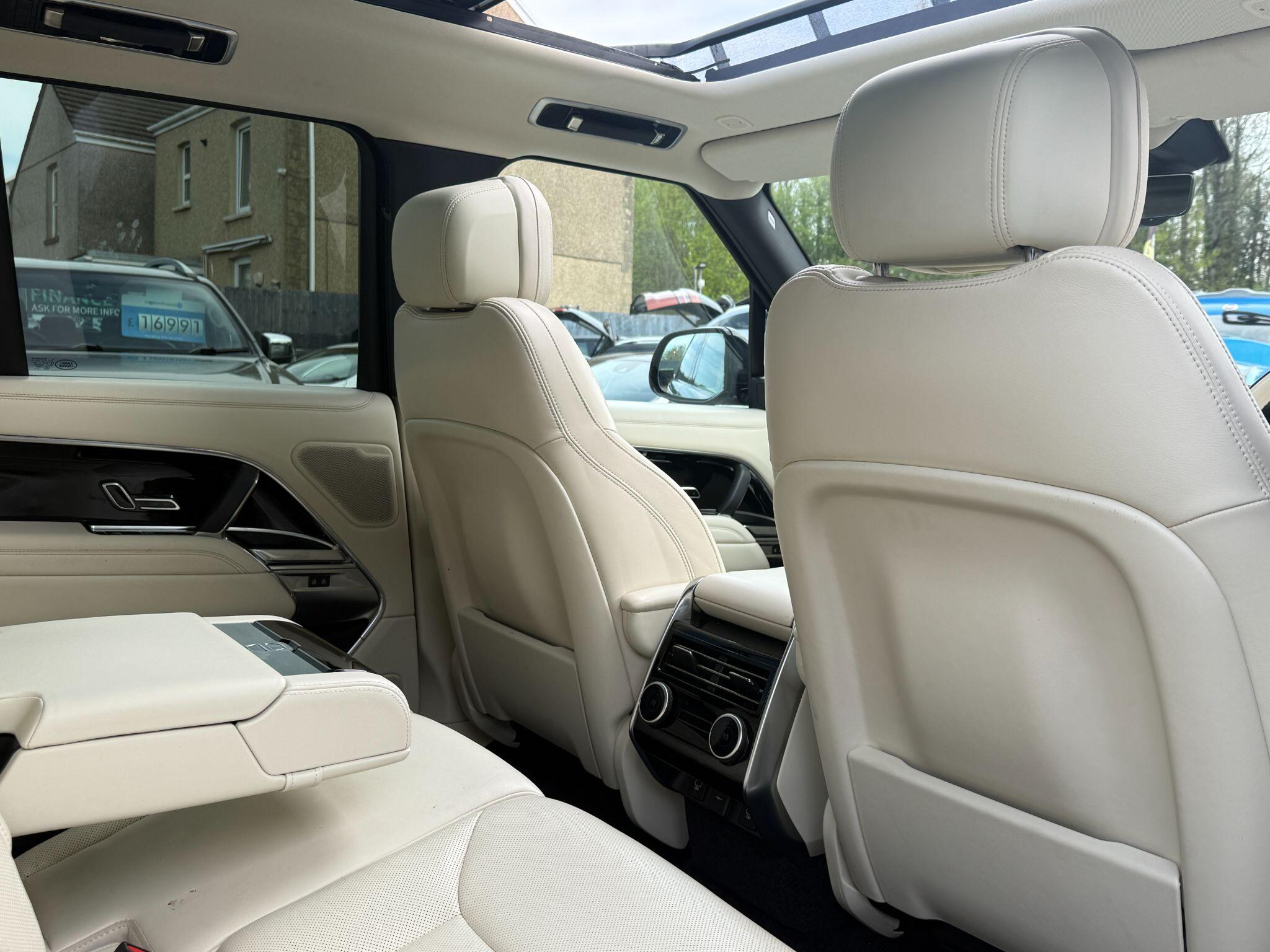 Land Rover Range Rover view 20