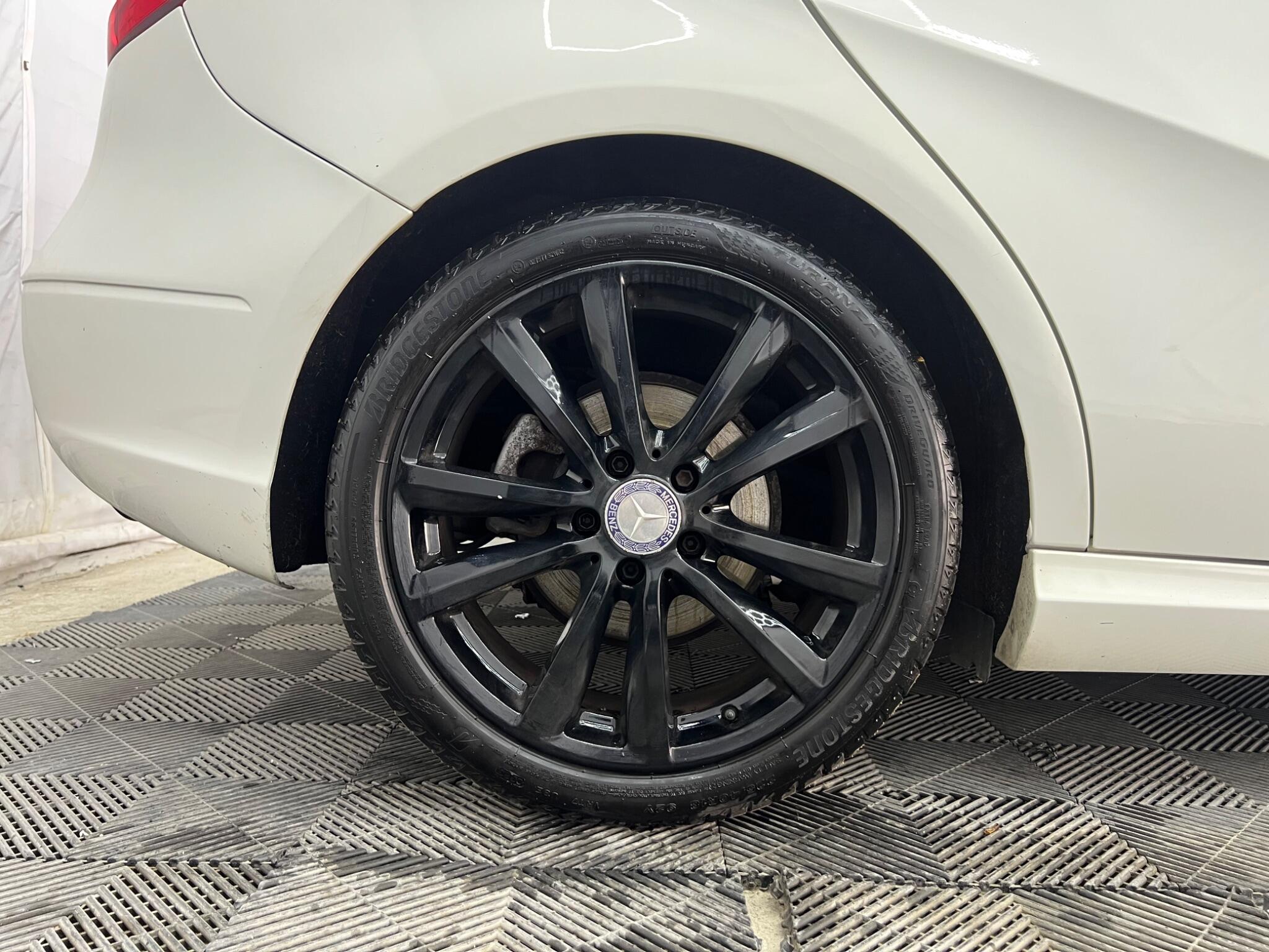 Mercedes-Benz B Class view 33