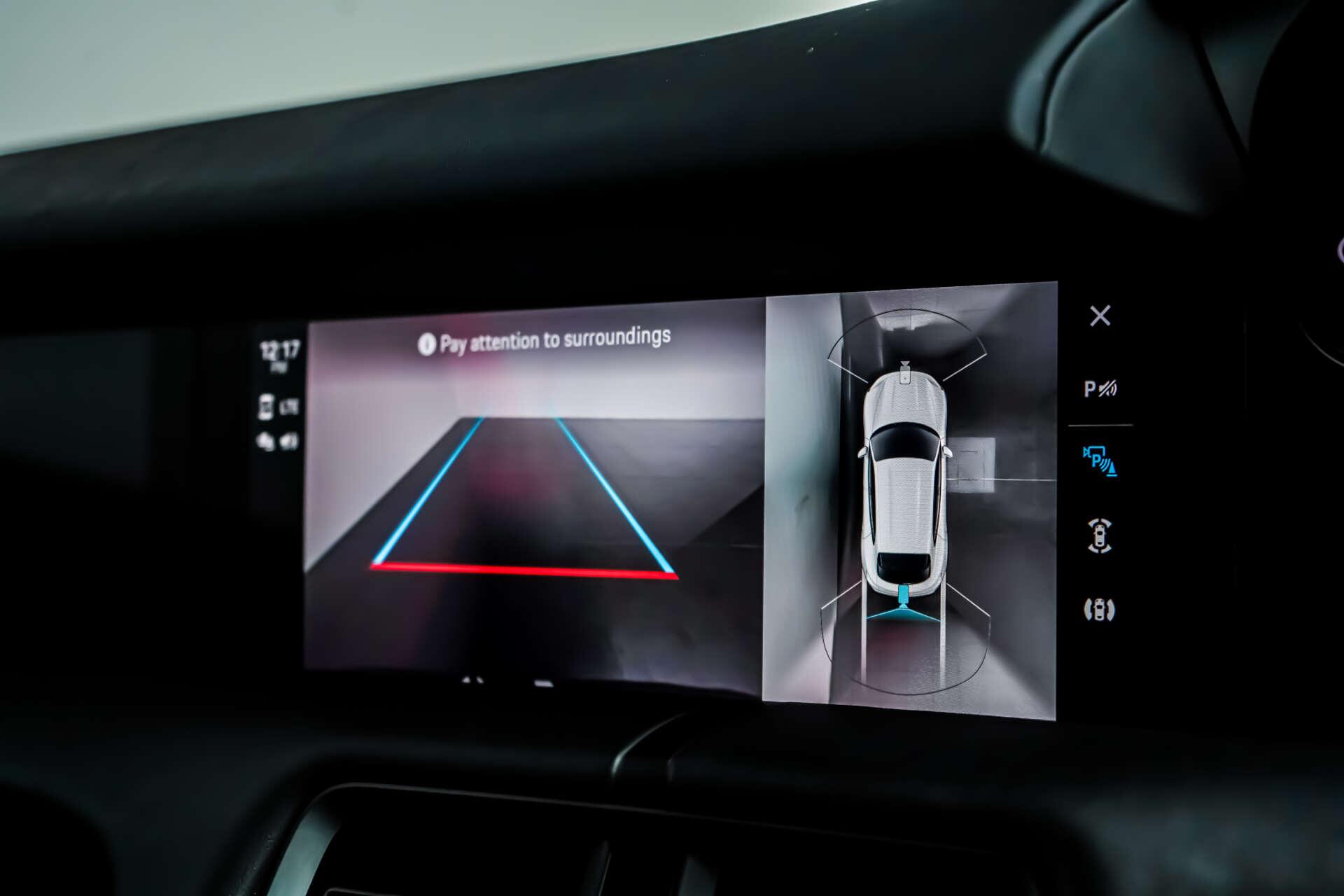 Porsche Taycan view 10