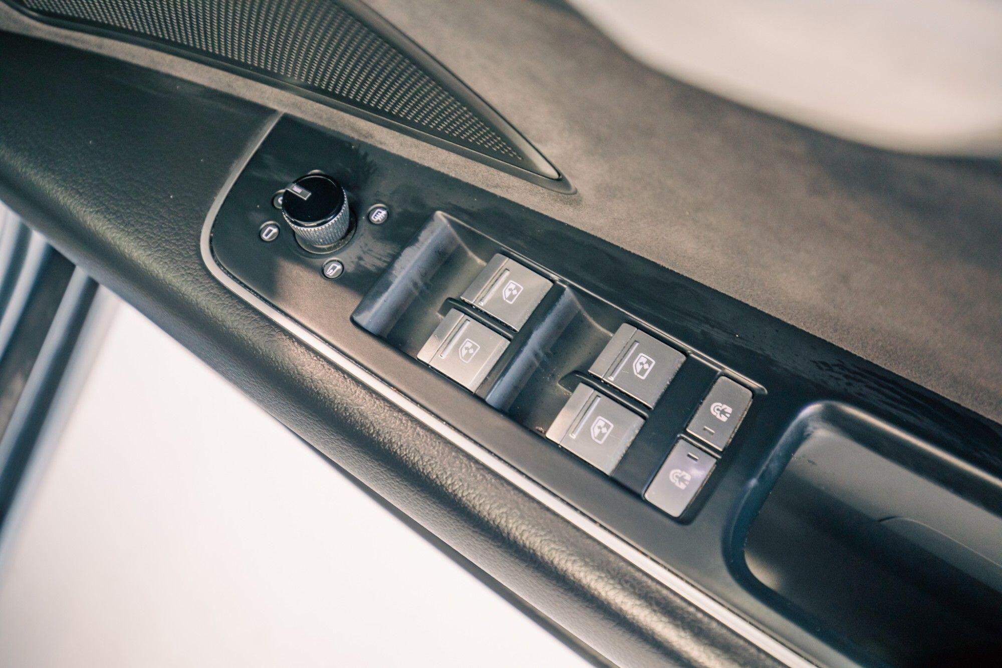 Audi A8 view 12