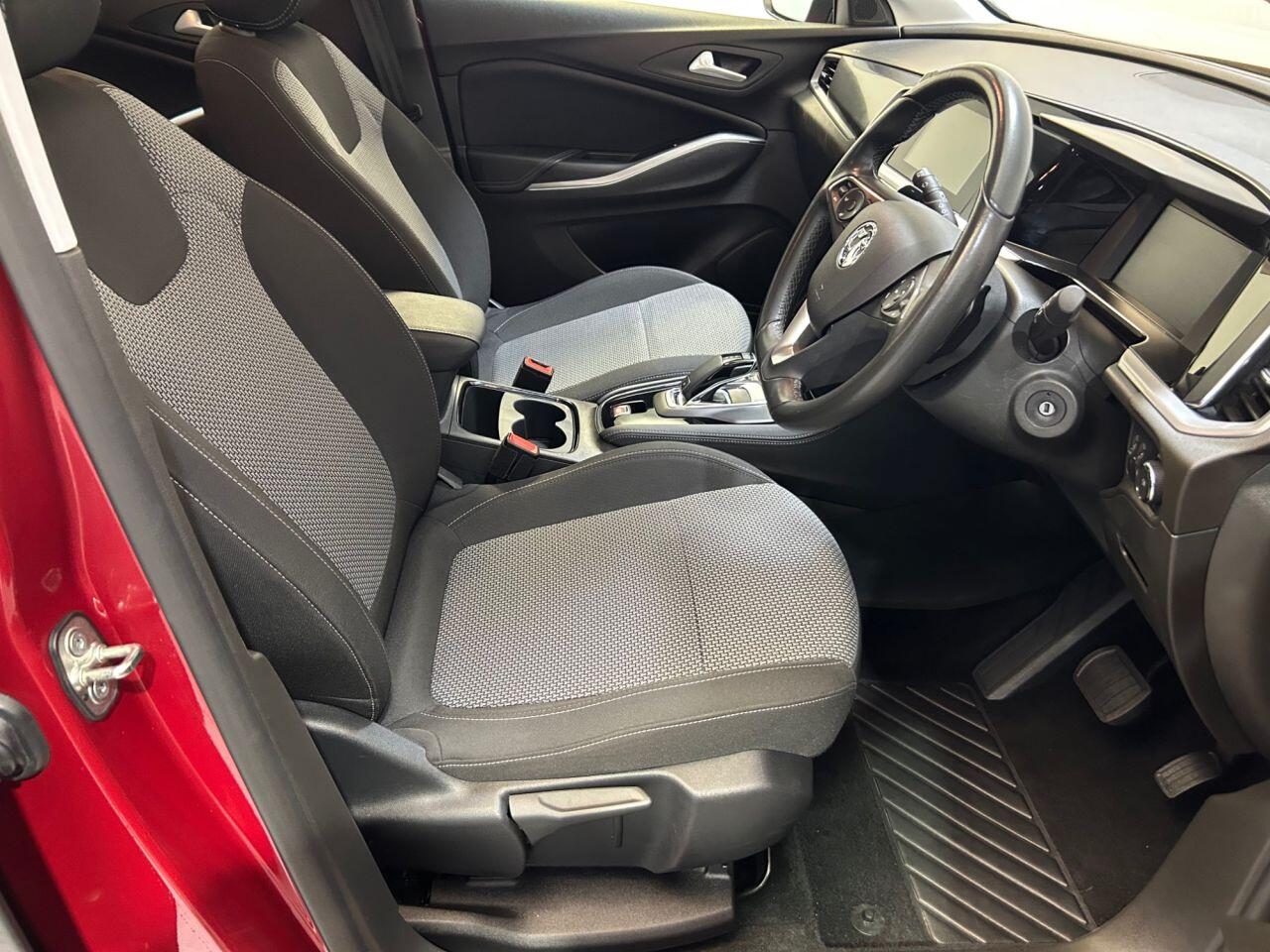 Vauxhall Grandland view 40