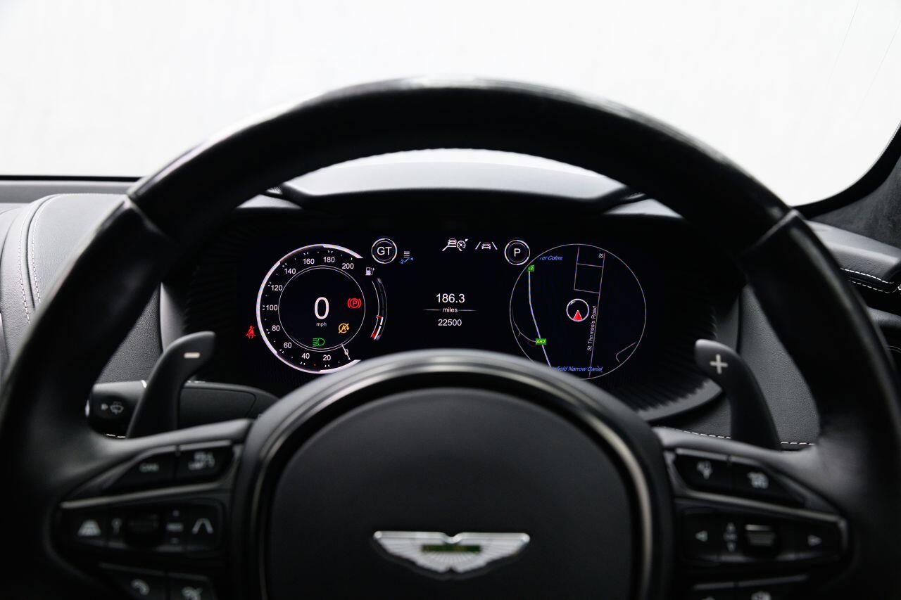Aston Martin DBX view 44