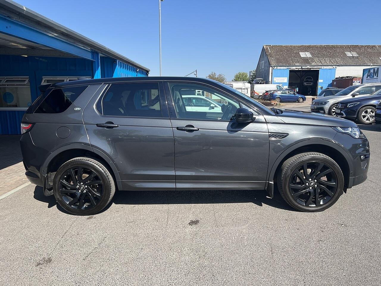 Land Rover Discovery Sport view 6