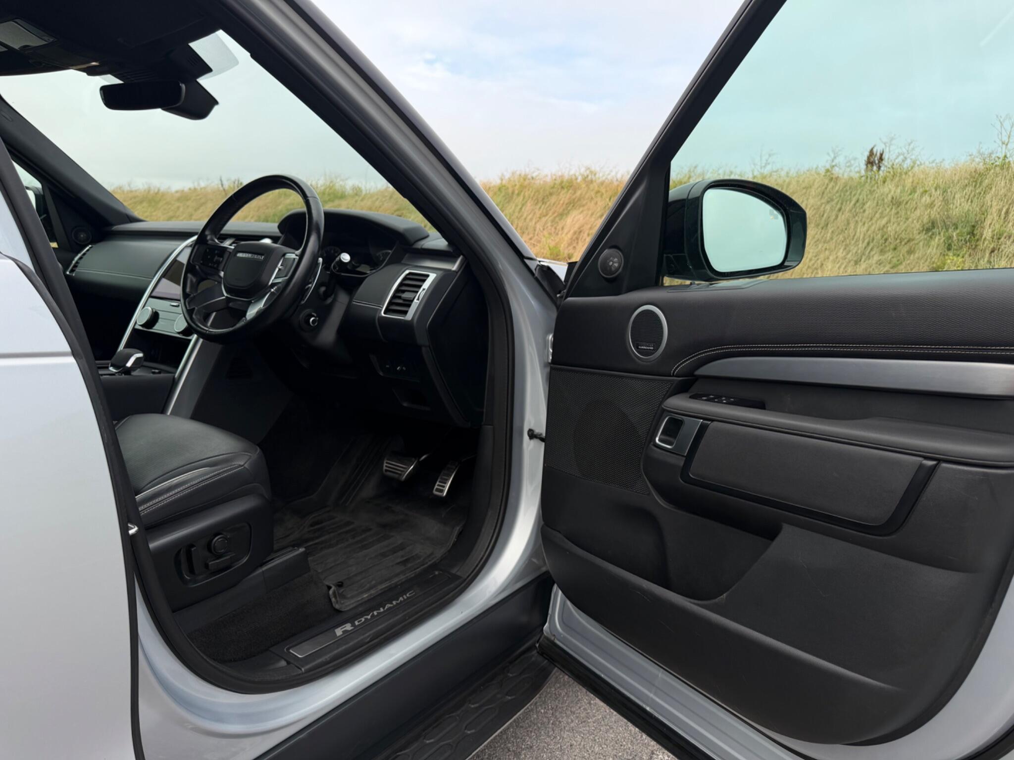 Land Rover Discovery 3 view 14