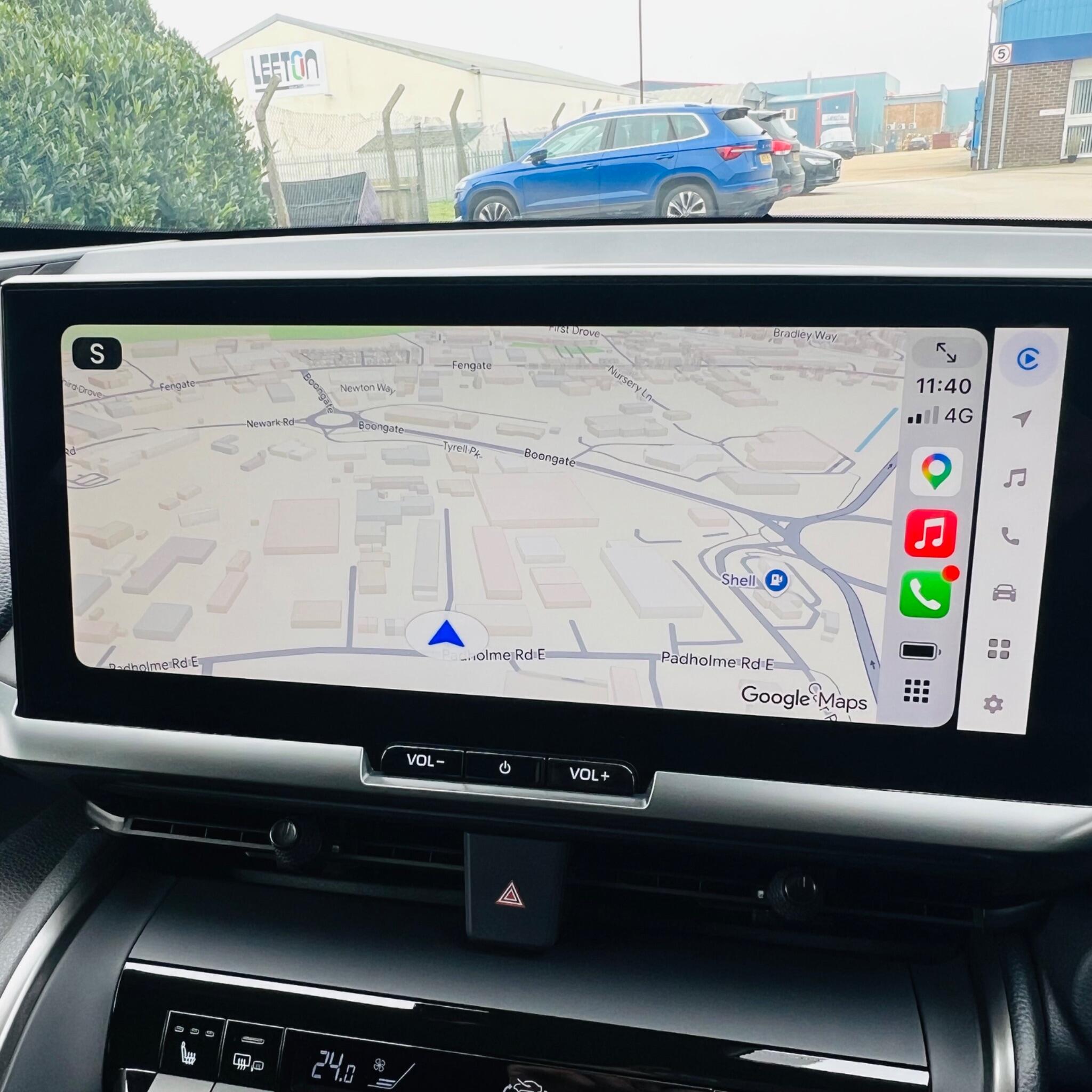 Toyota C-HR view 32