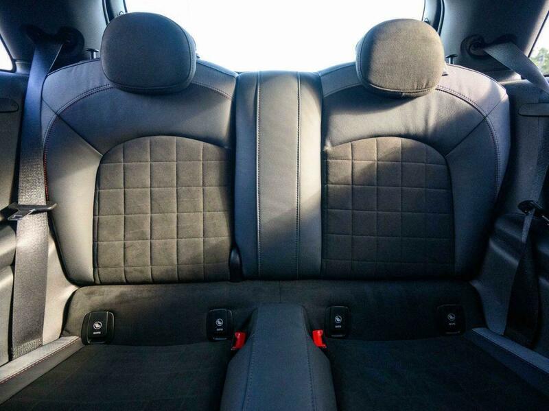 Mini Hatch view 18