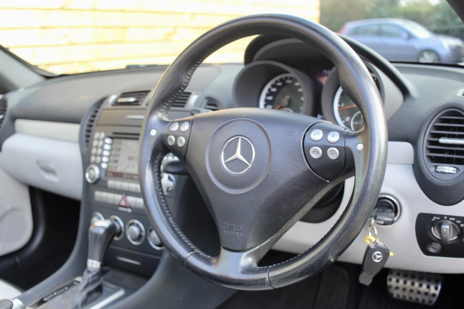 Mercedes-Benz SLK view 19