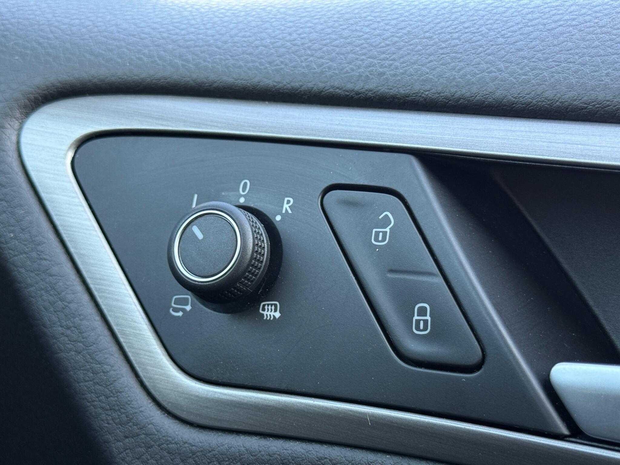 Volkswagen Golf - Image 67