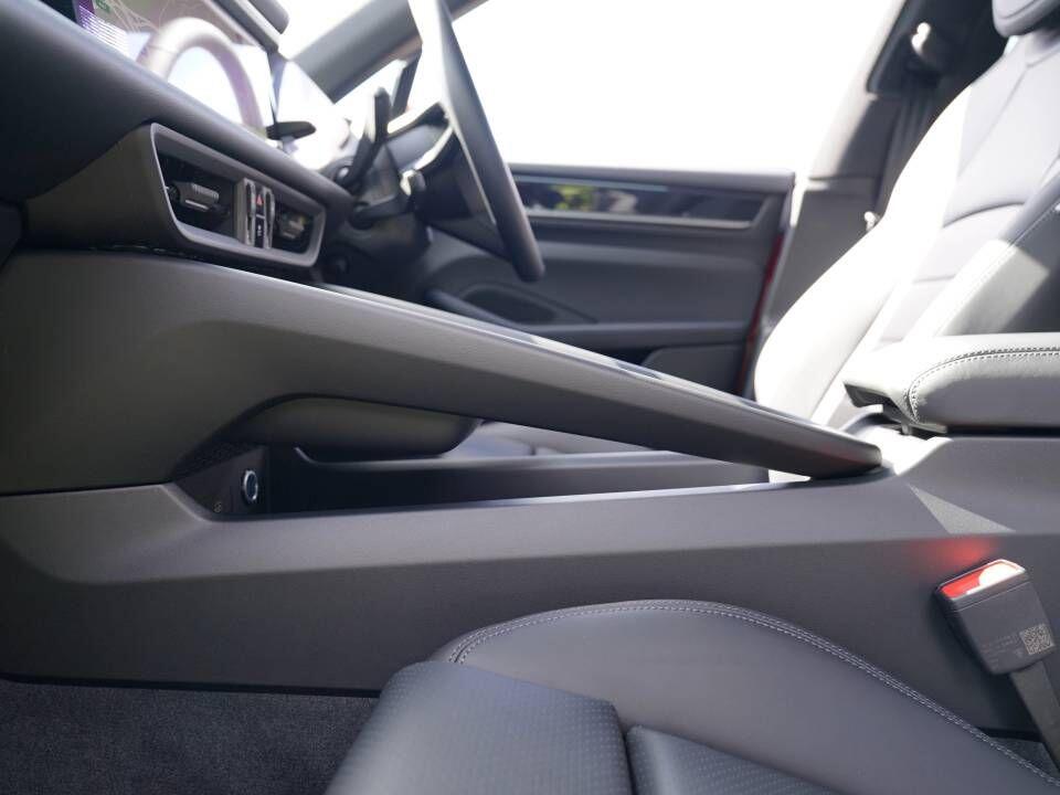Porsche Macan view 46