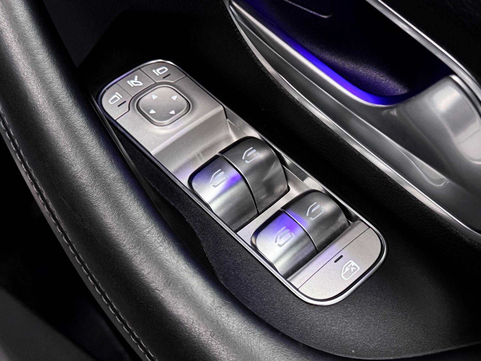 Mercedes-Benz Gle view 24