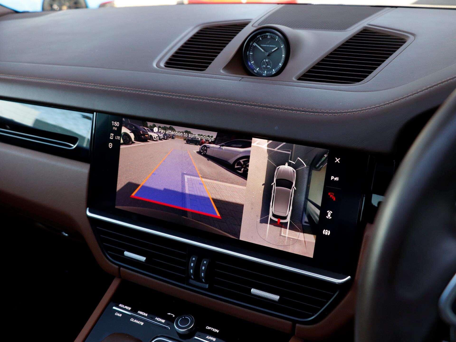 Porsche Cayenne view 16