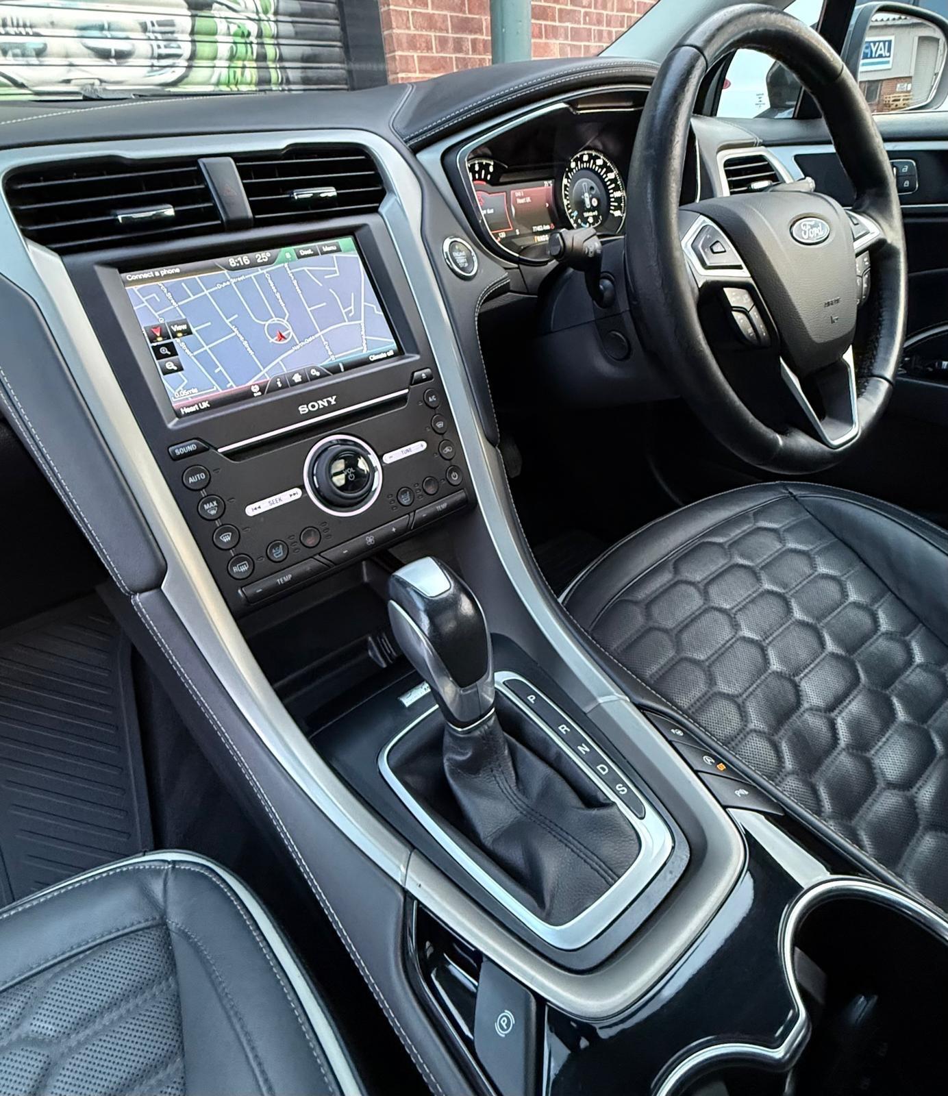 Ford Mondeo view 18