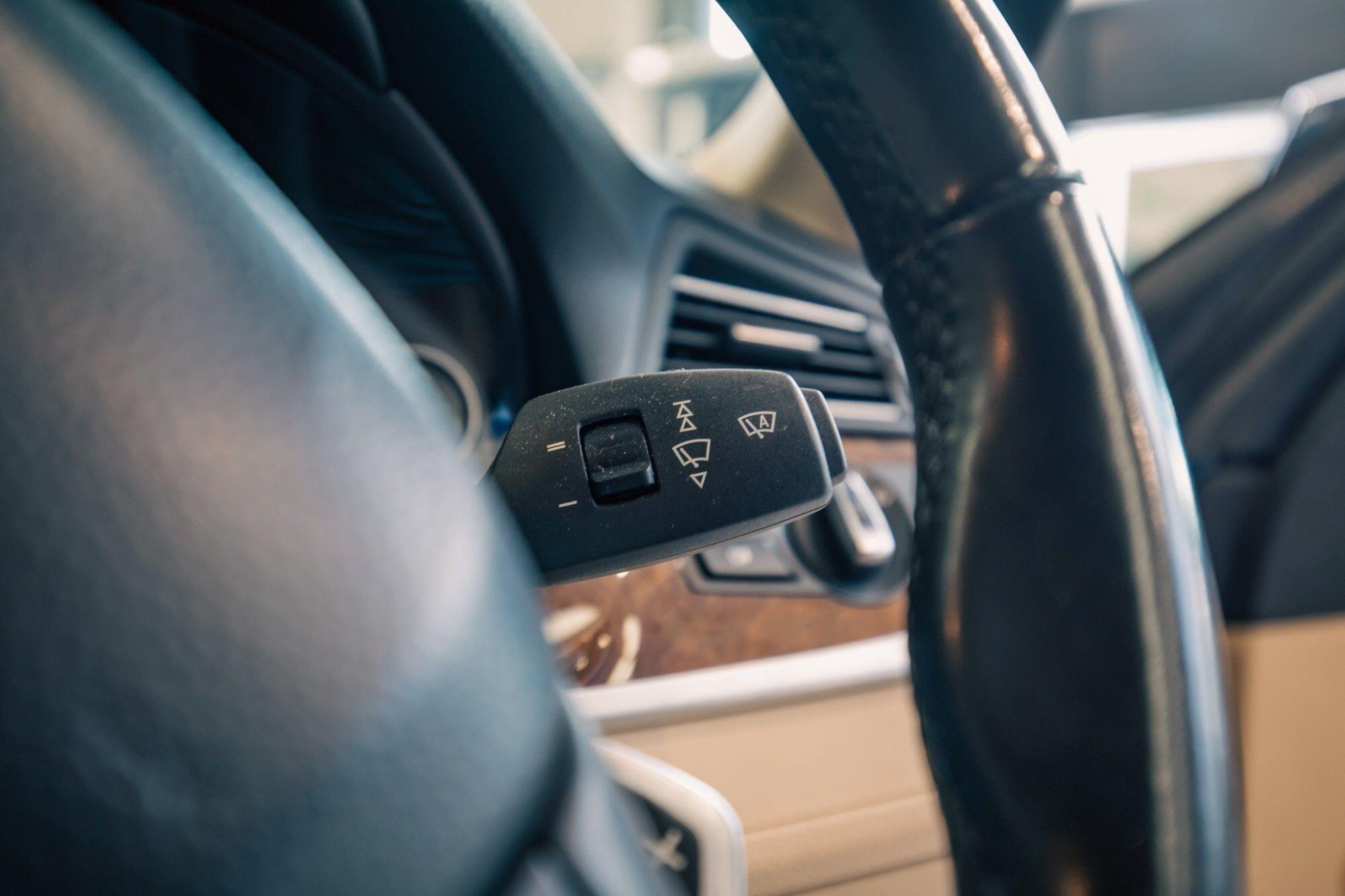BMW 5 Series view 15