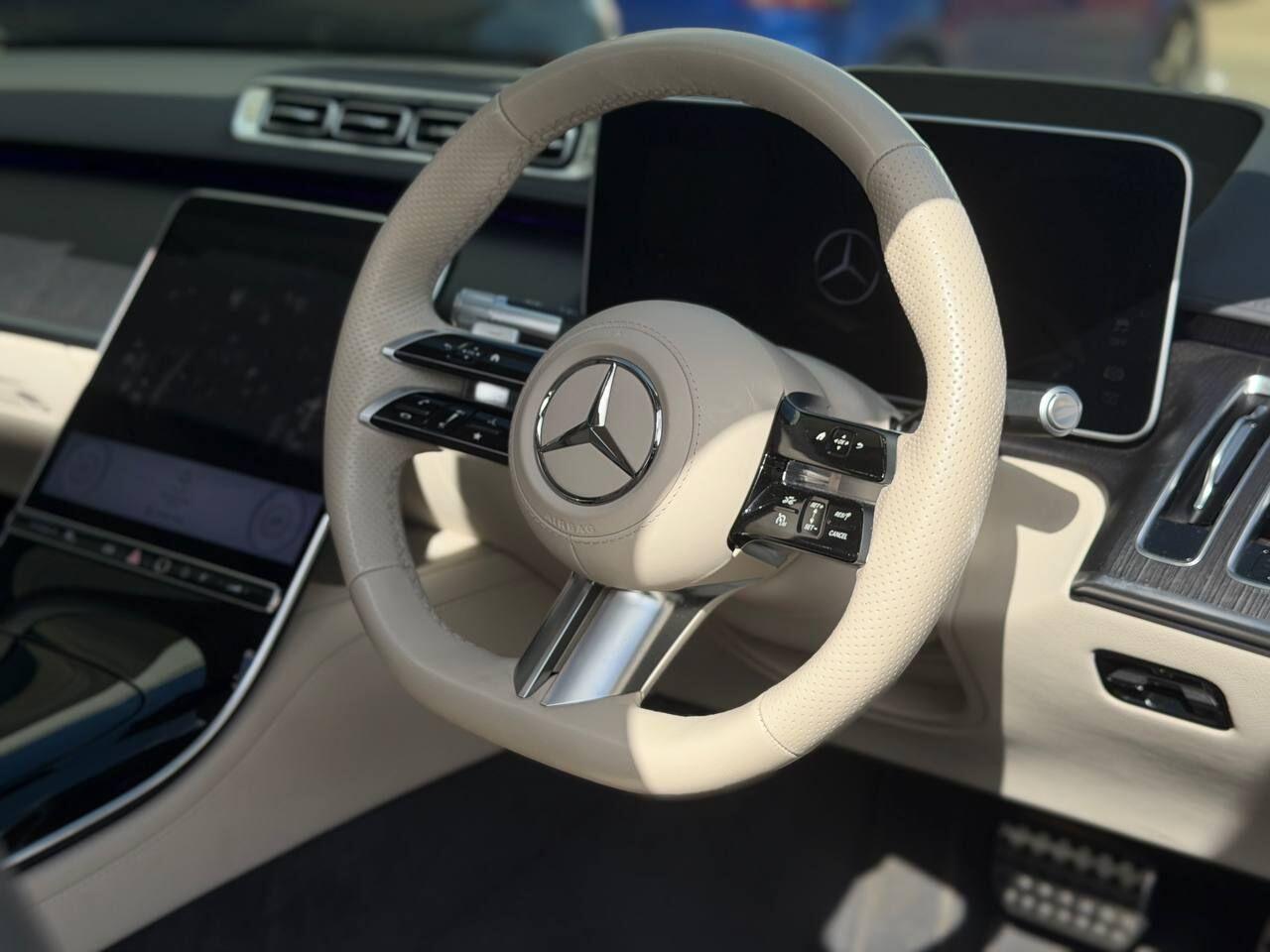 Mercedes-Benz S-Class view 9