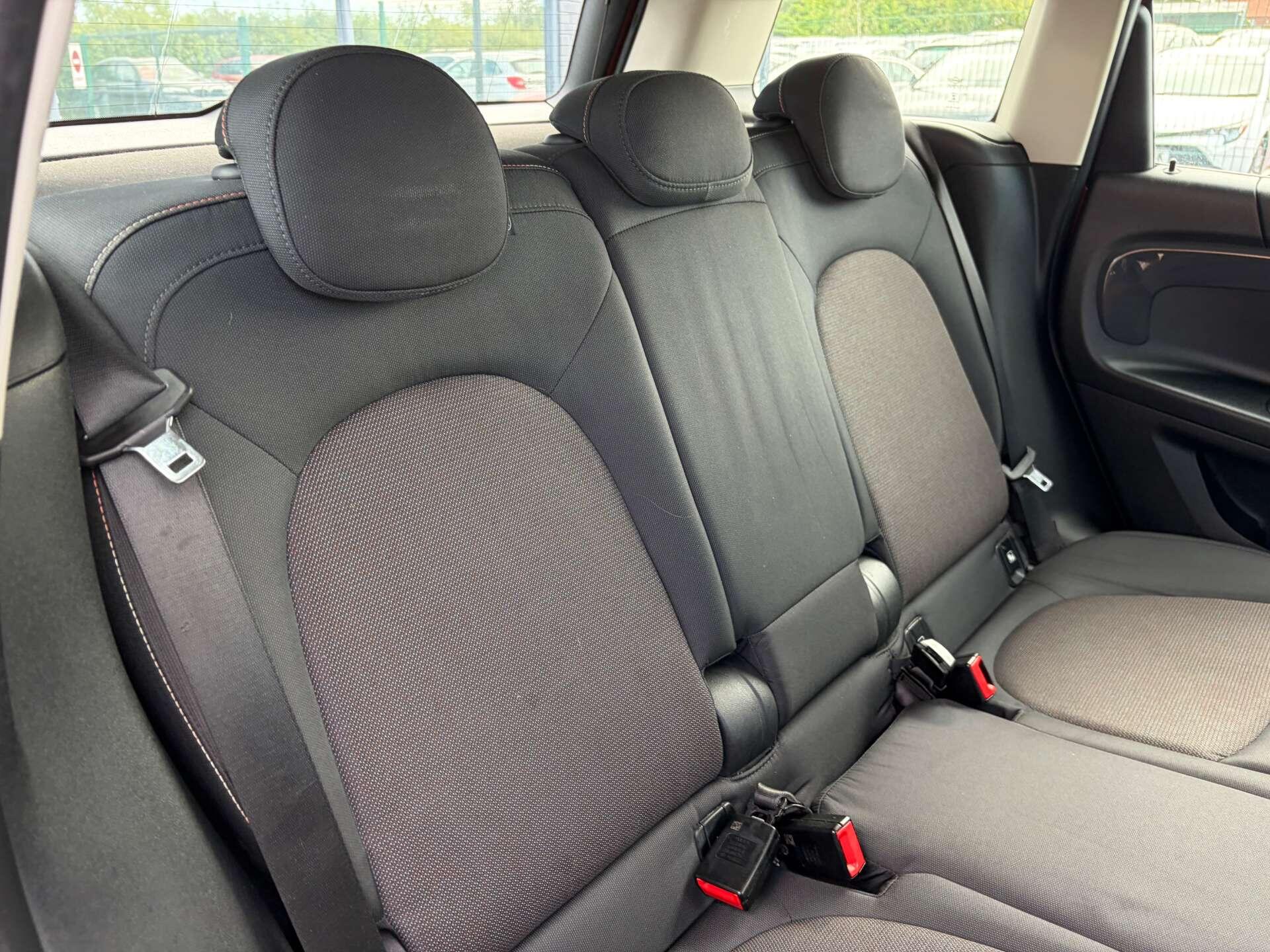 Mini Countryman view 31