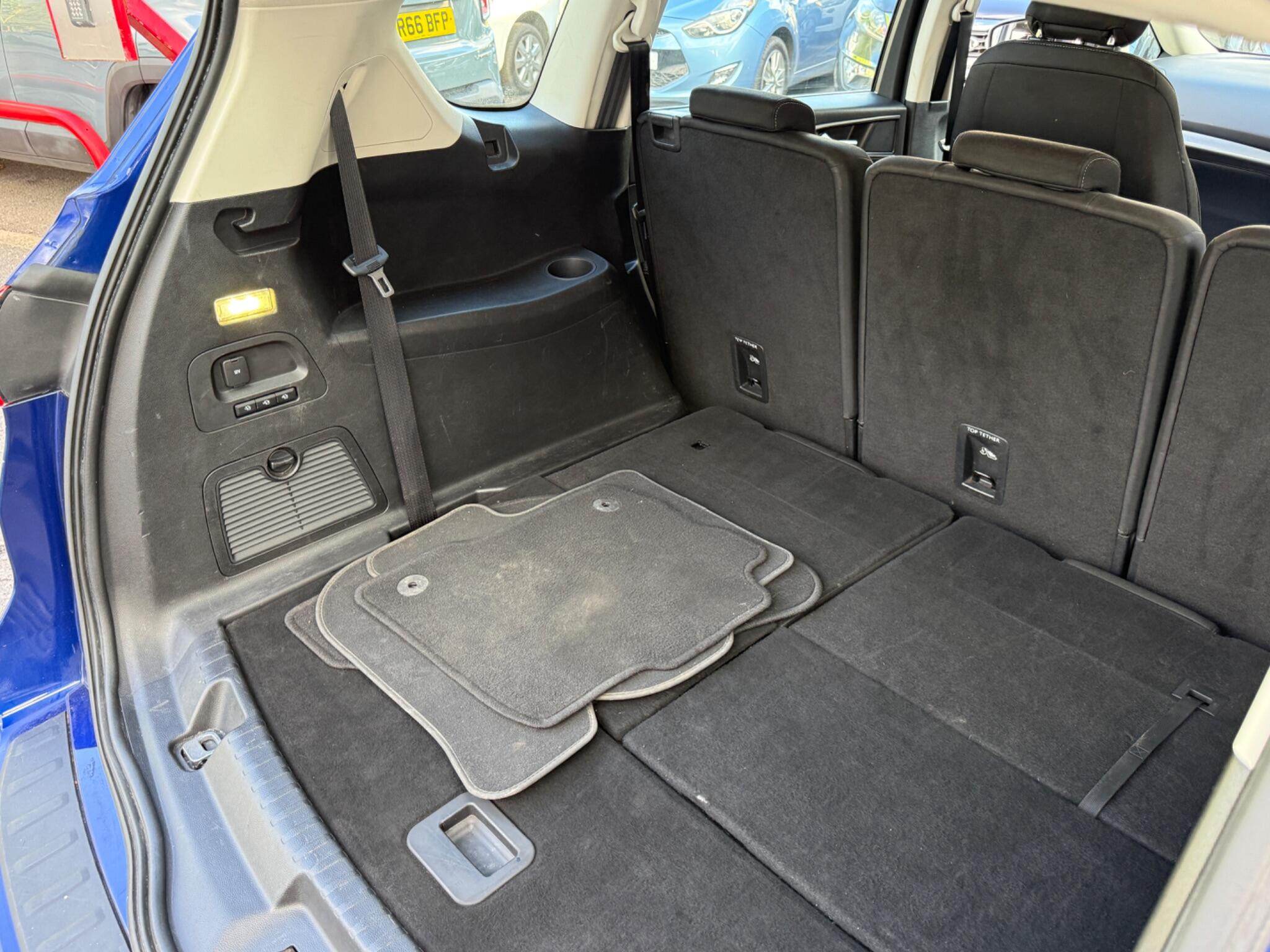 Ford S-Max - Image 46