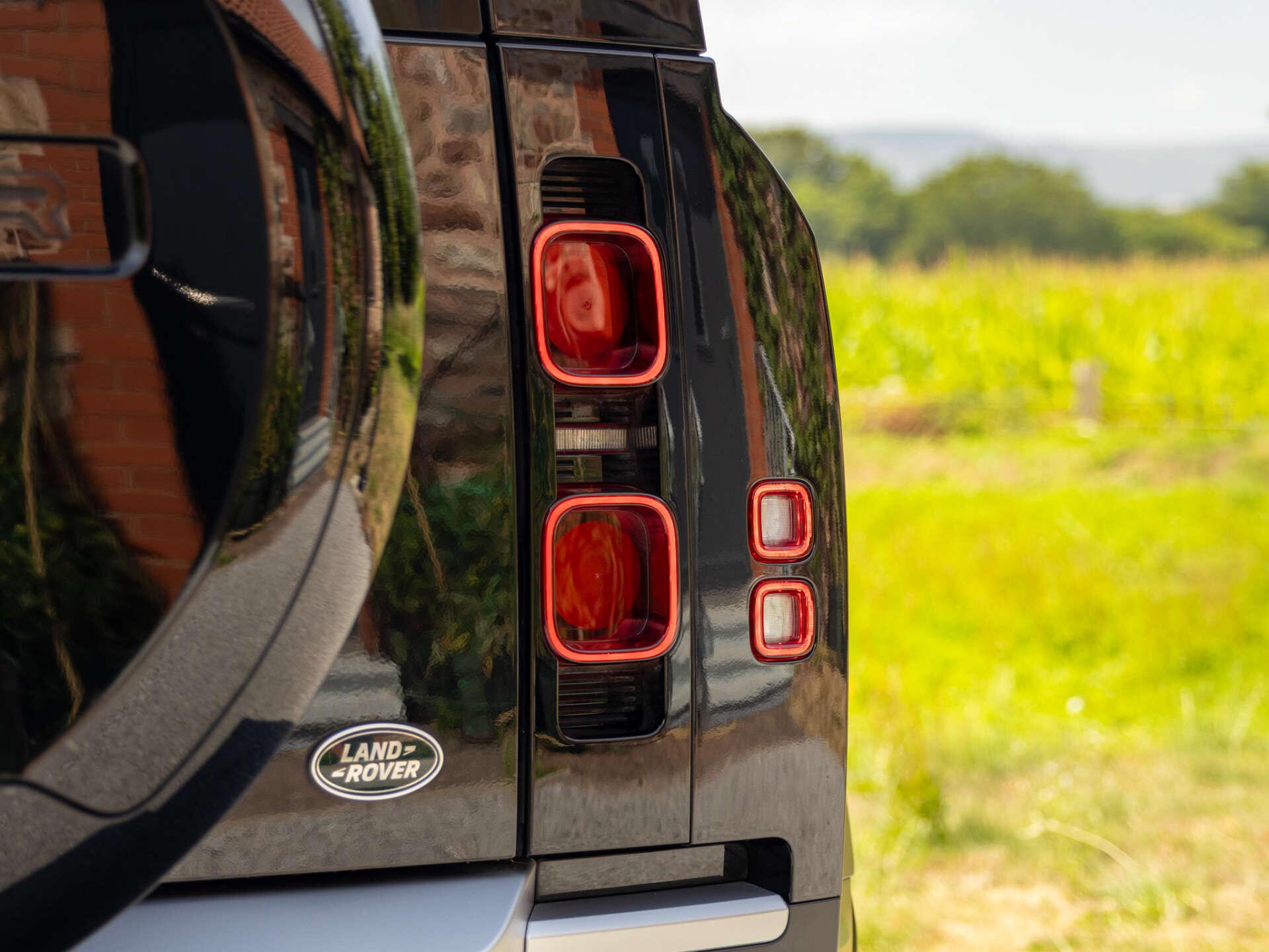 Land Rover Defender view 30
