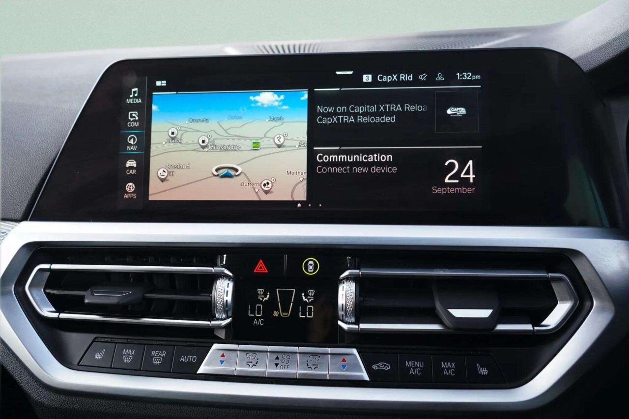 BMW 3 Series view 32