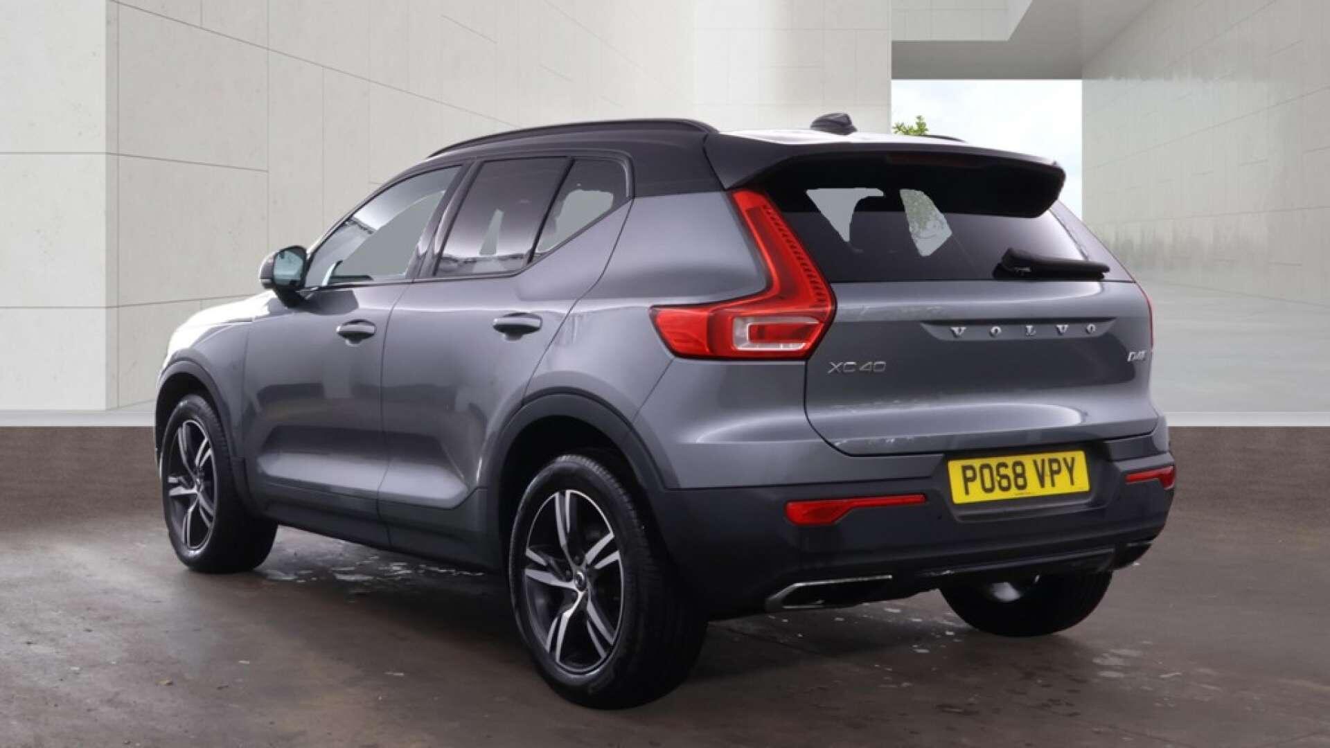 Volvo XC40 view 4