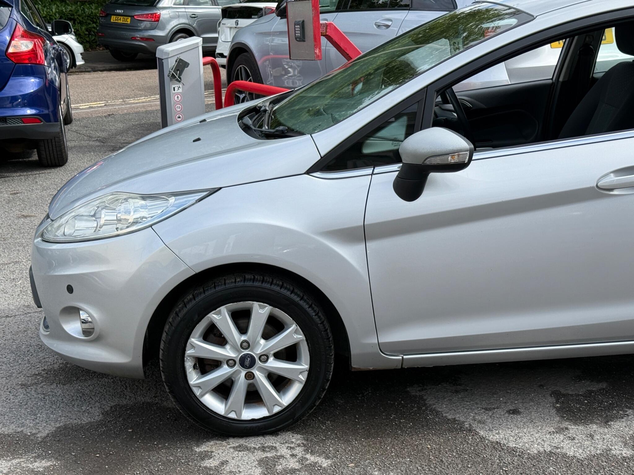 Ford Fiesta - Image 11