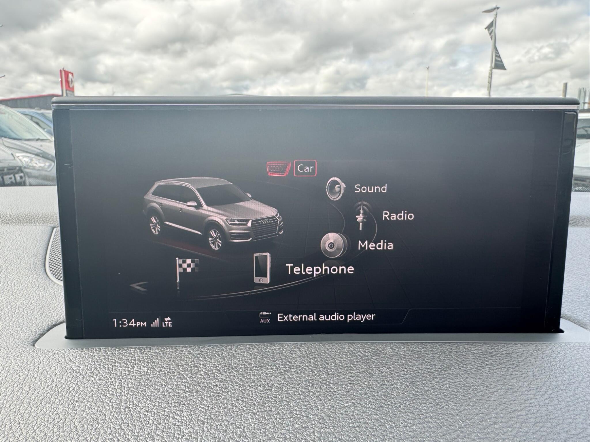 Audi Q7 view 50