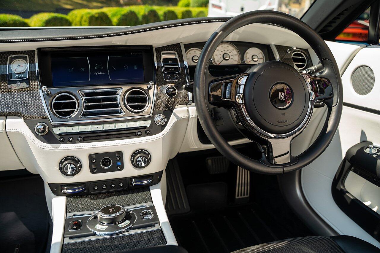 Rolls-Royce Dawn view 87
